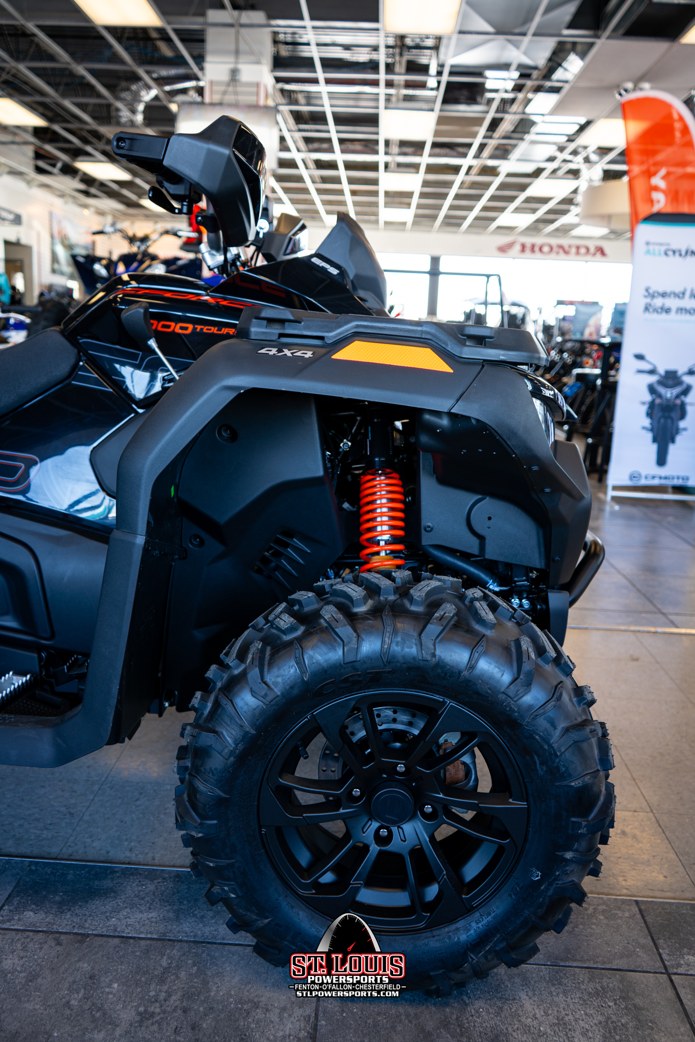 2025 CFMOTO CFORCE 1000 Touring - Photo 9