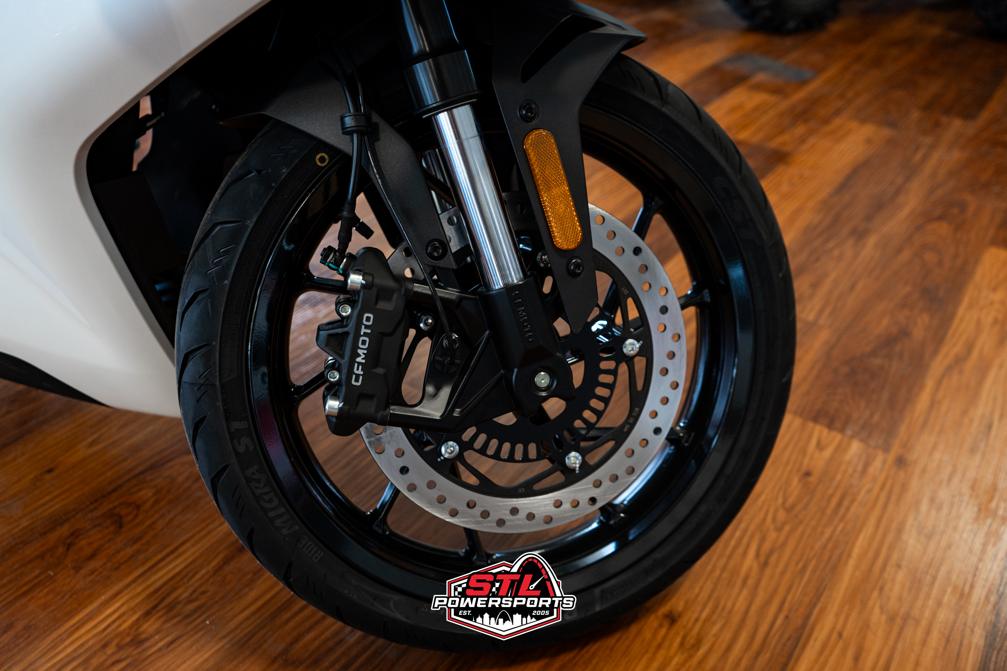 2025 CFMOTO 300SS - Photo 10