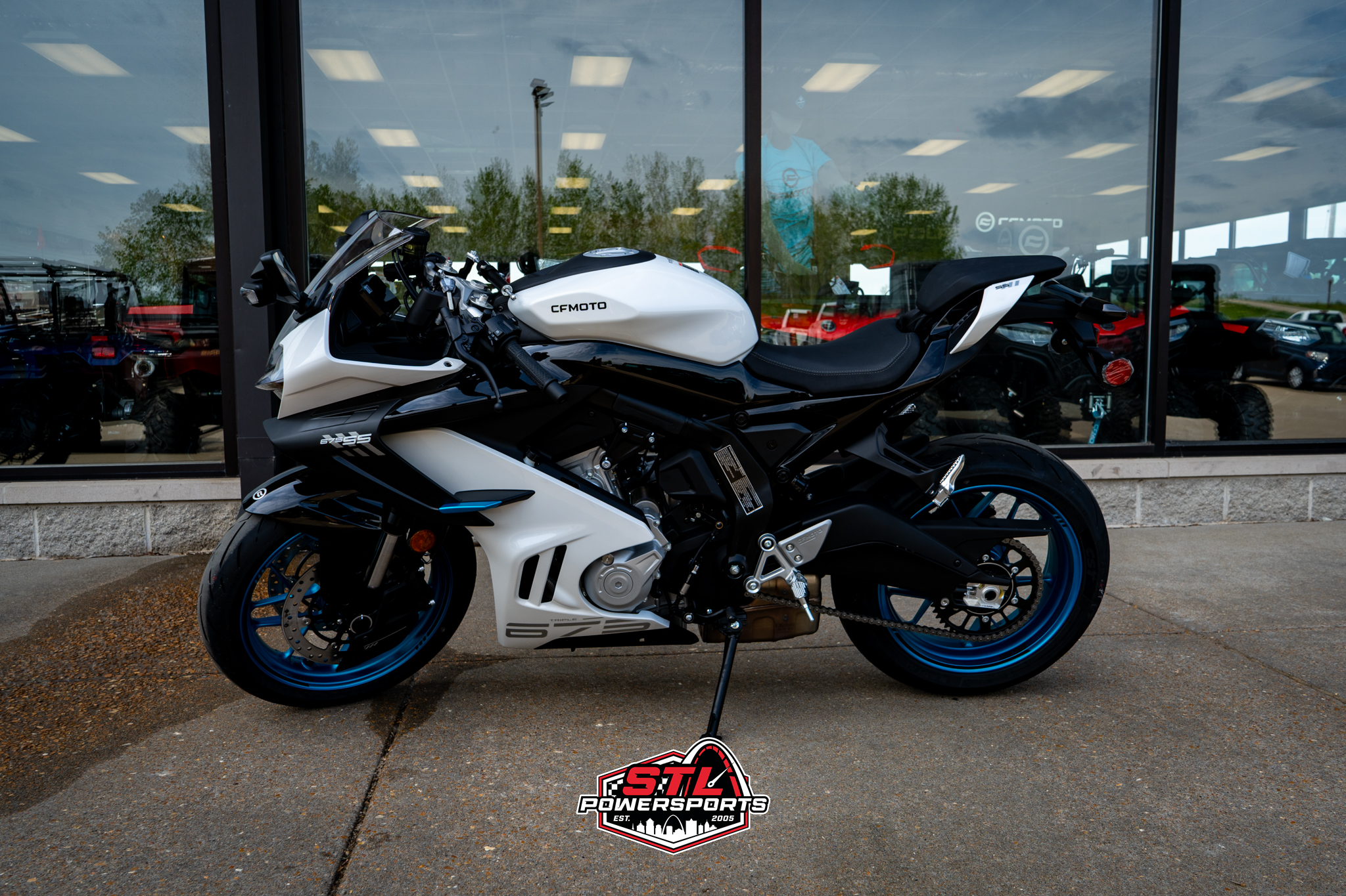 2025 CFMOTO 675SS - Photo 2