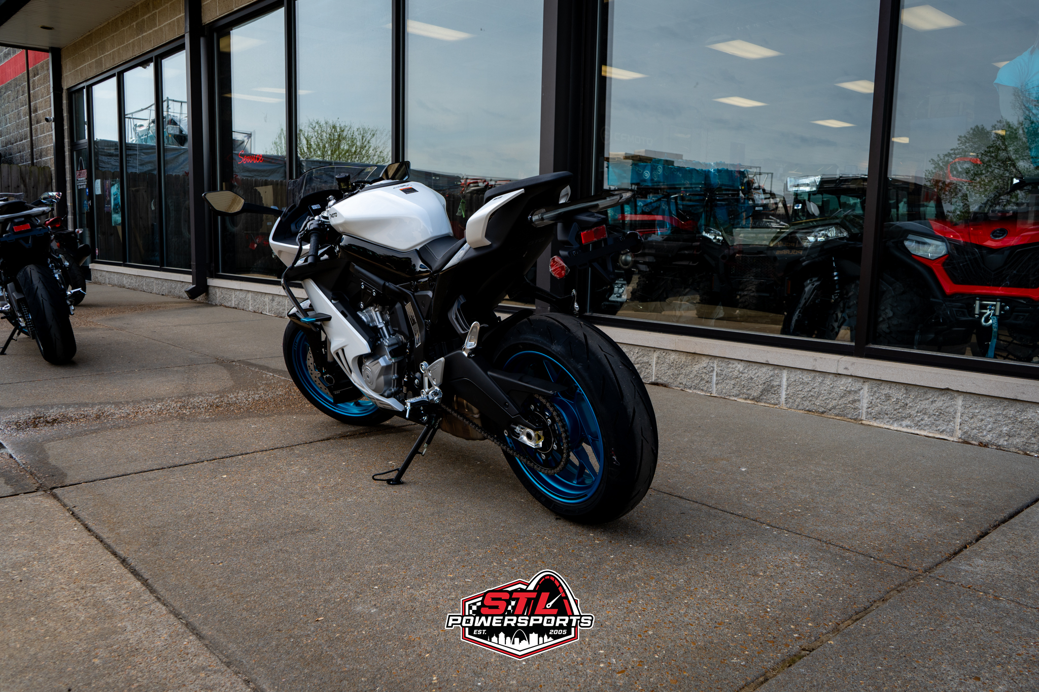 2025 CFMOTO 675SS - Photo 3