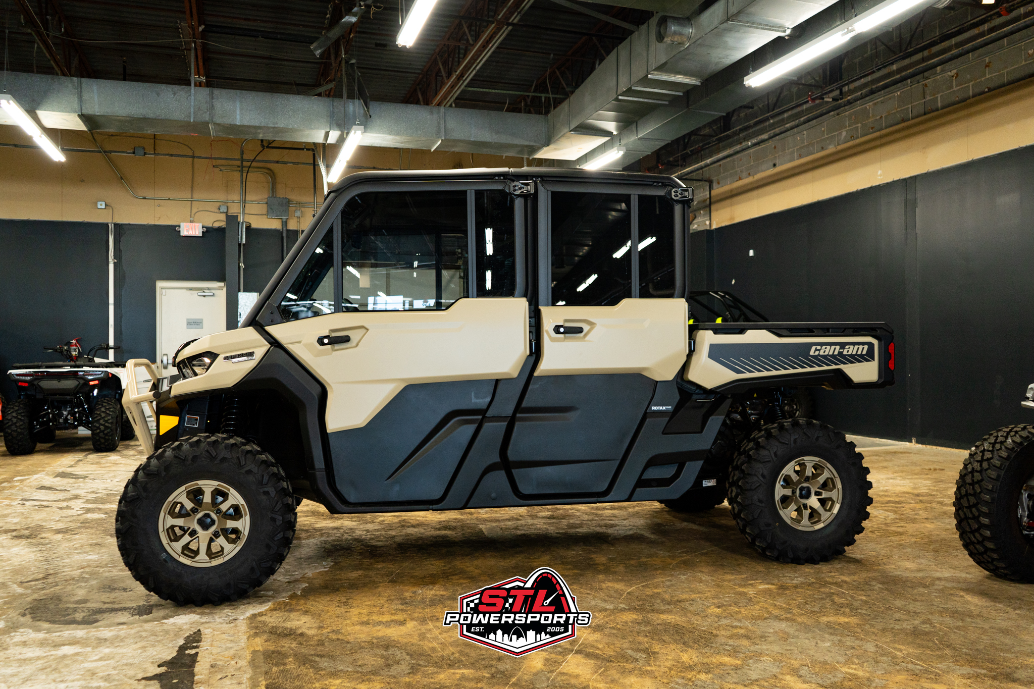 2025 Can-Am Defender MAX Limited HD10 - Photo 4