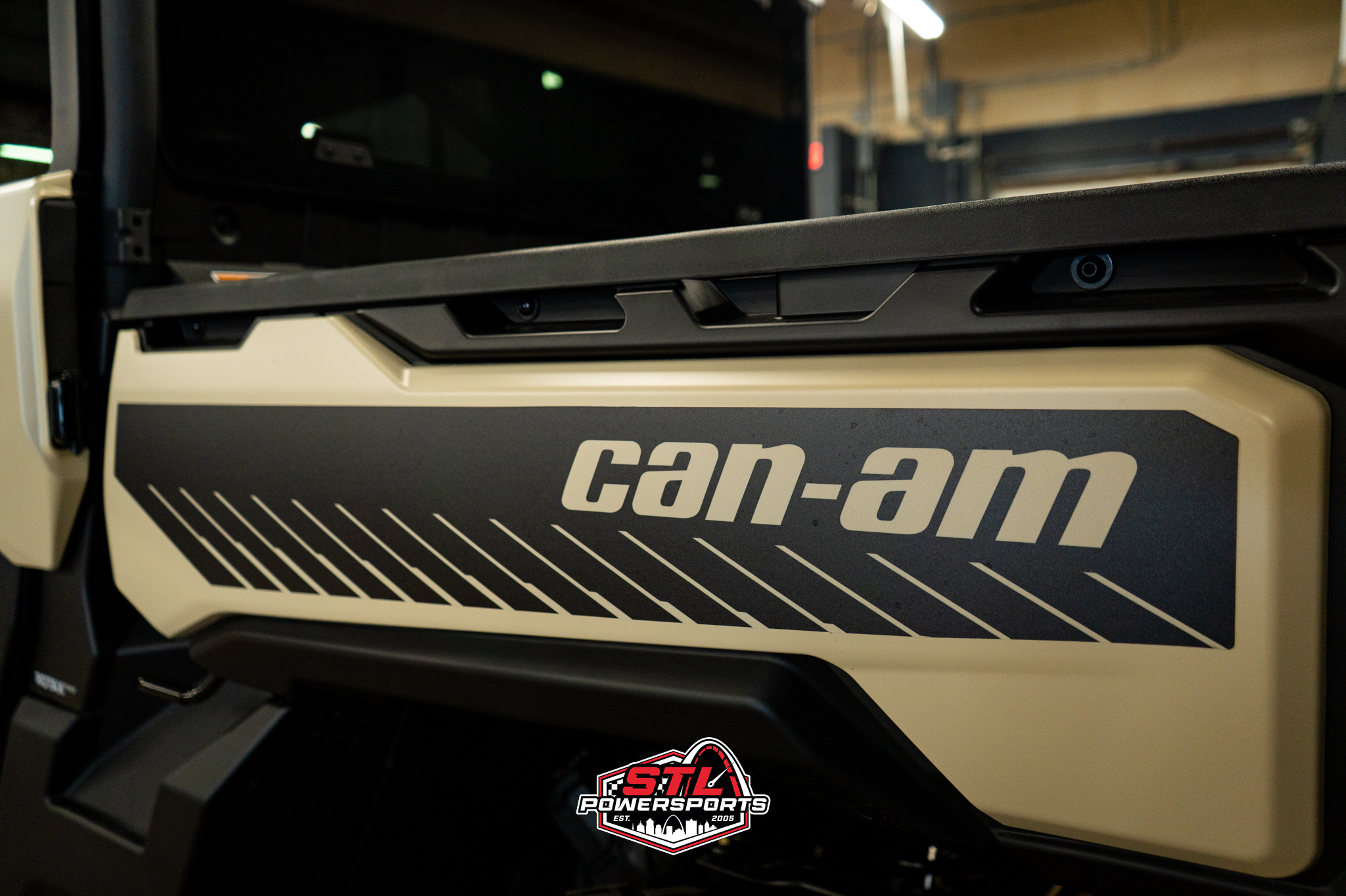2025 Can-Am Defender MAX Limited HD10 - Photo 5