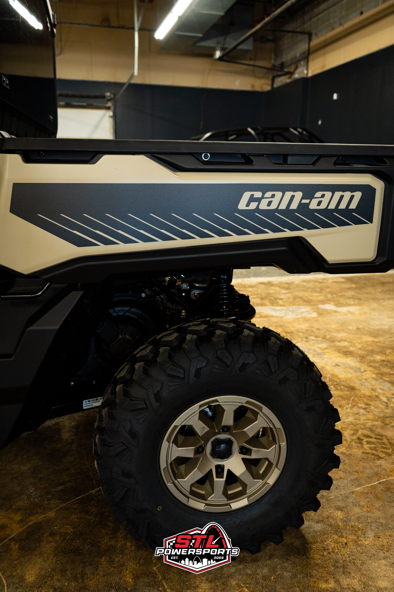 2025 Can-Am Defender MAX Limited HD10 - Photo 15