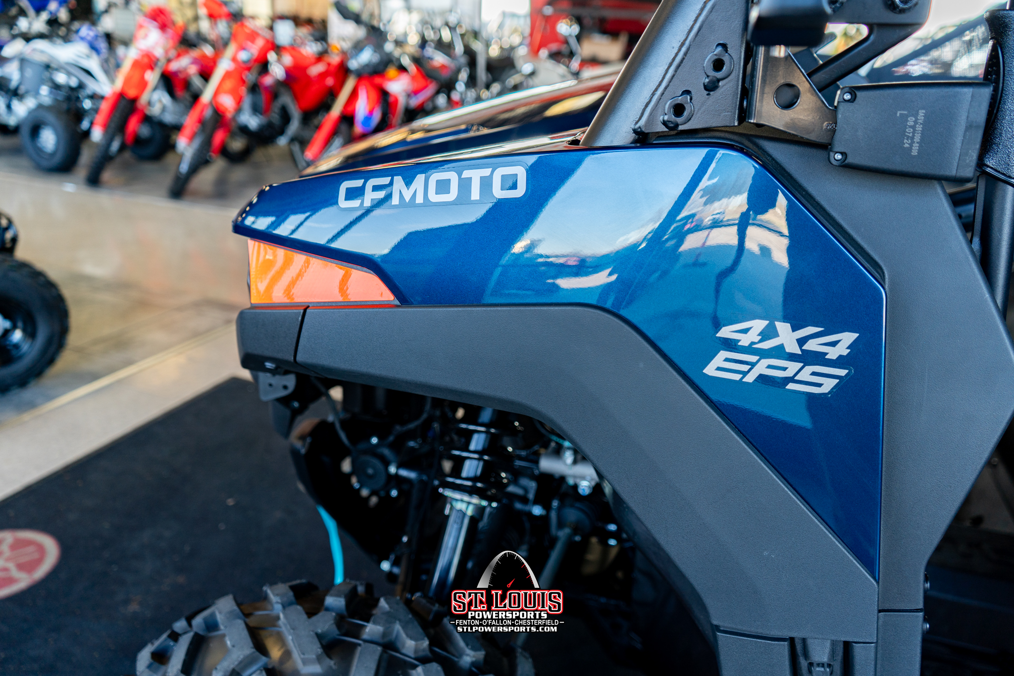2025 CFMOTO UFORCE 800 XL - Photo 4