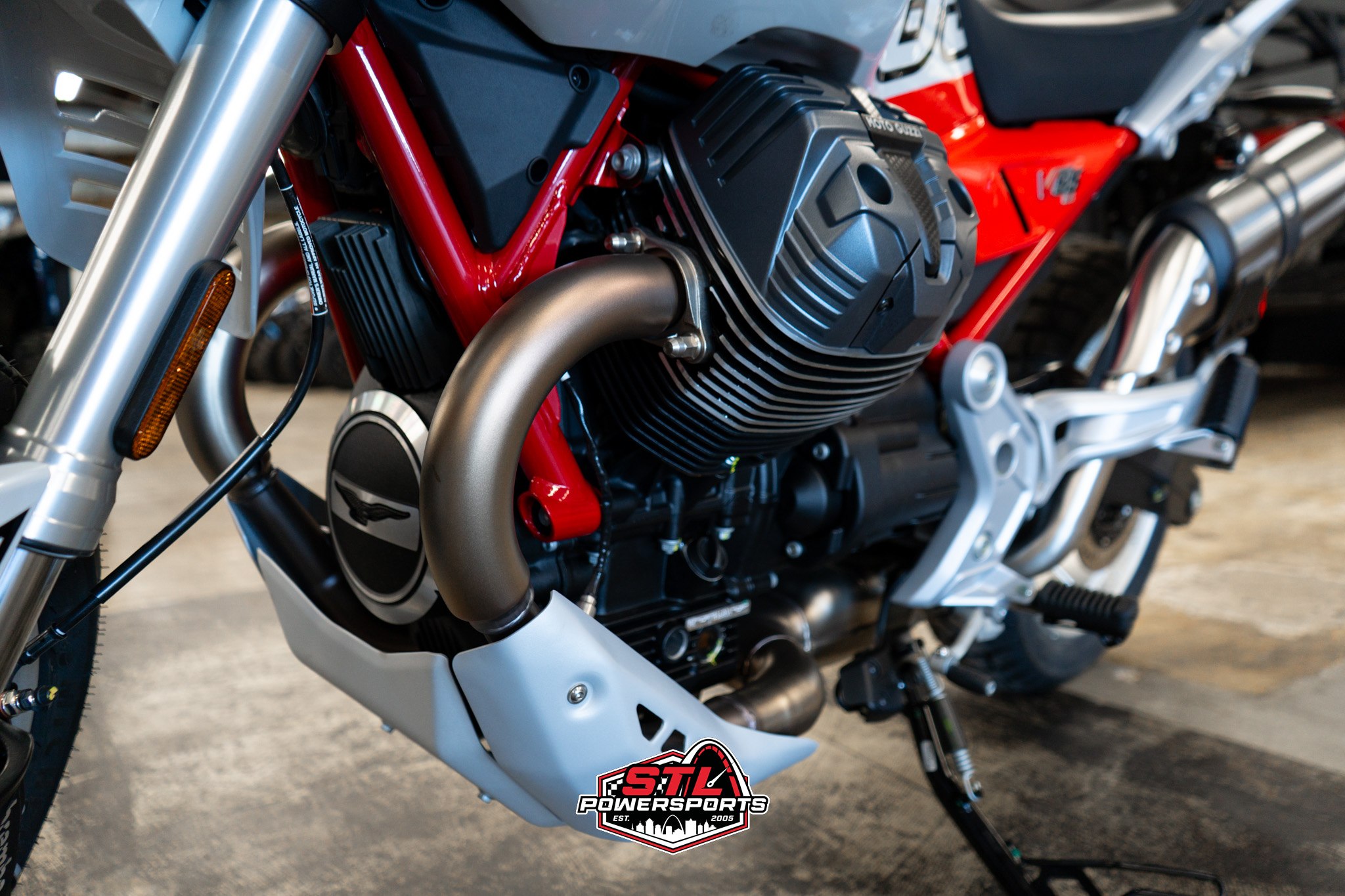 2025 Moto Guzzi V85 TT - Photo 9