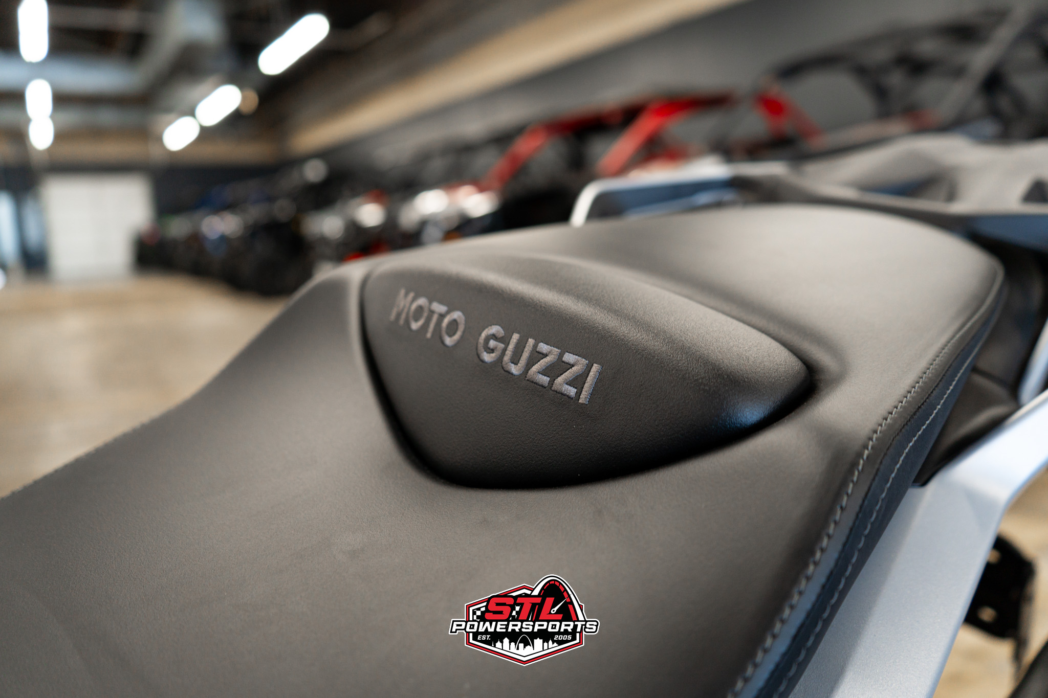 2025 Moto Guzzi V85 TT - Photo 13