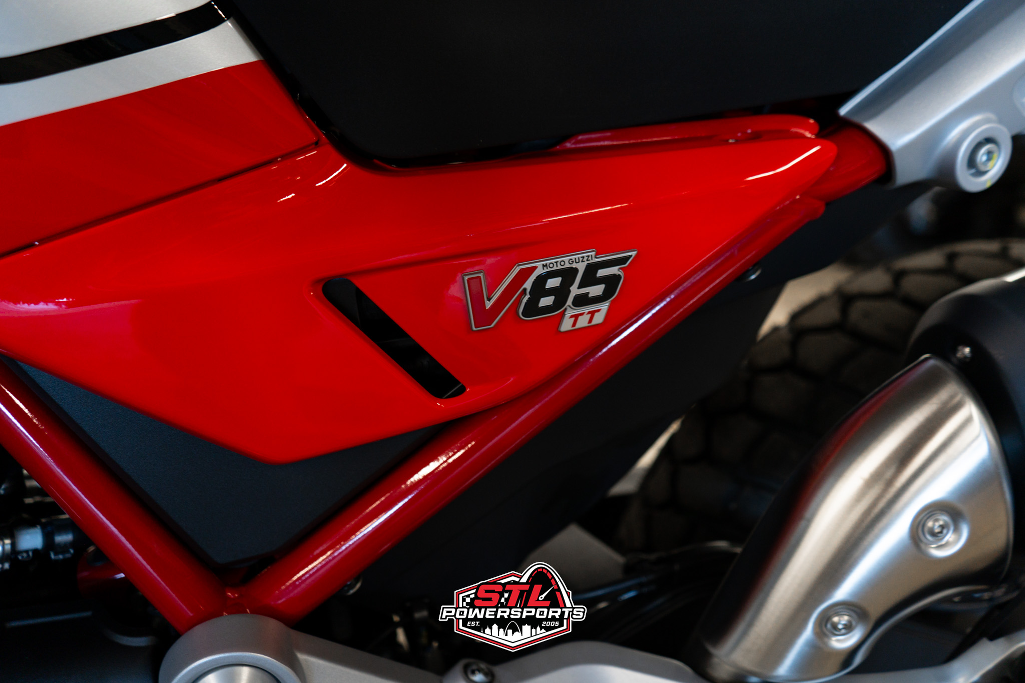 2025 Moto Guzzi V85 TT - Photo 14