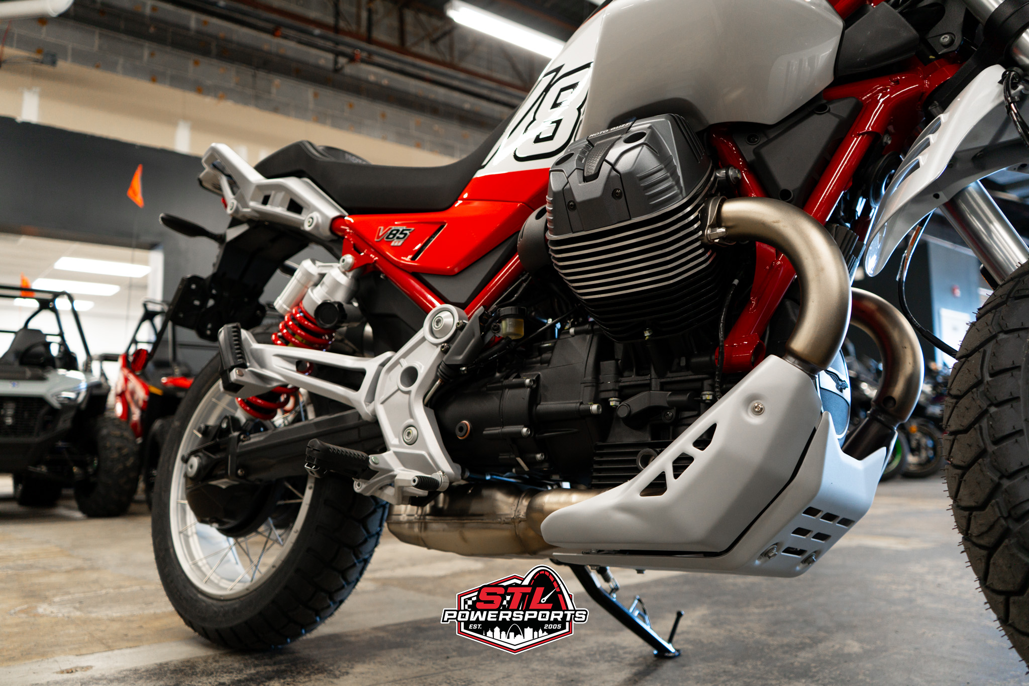 2025 Moto Guzzi V85 TT - Photo 16