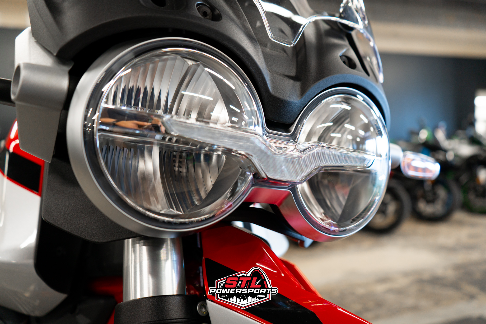 2025 Moto Guzzi V85 TT - Photo 17