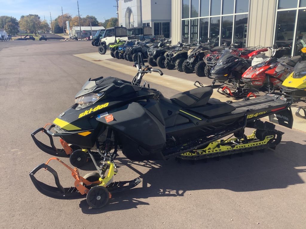 2017 Ski-Doo Summit X 850 E-TEC 154