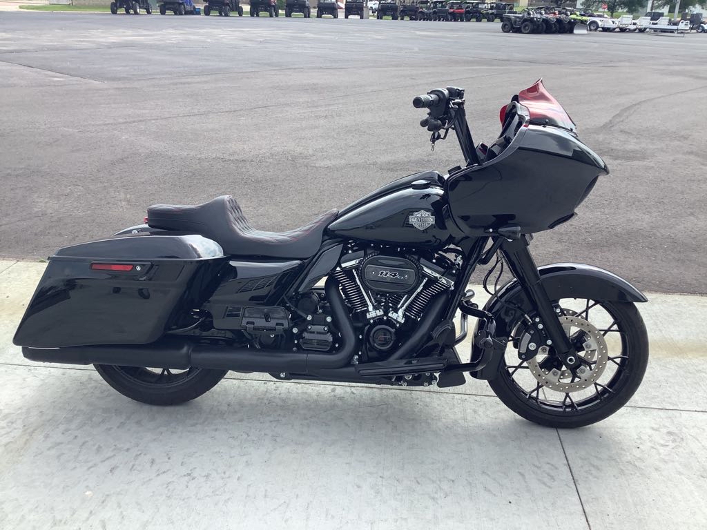 2022 Harley-Davidson® Road Glide® Special Vivid Black (Black Finish) - Photo 6