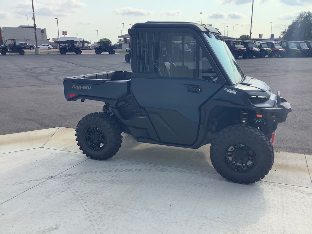 2026 Can-Am Defender Limited HD11