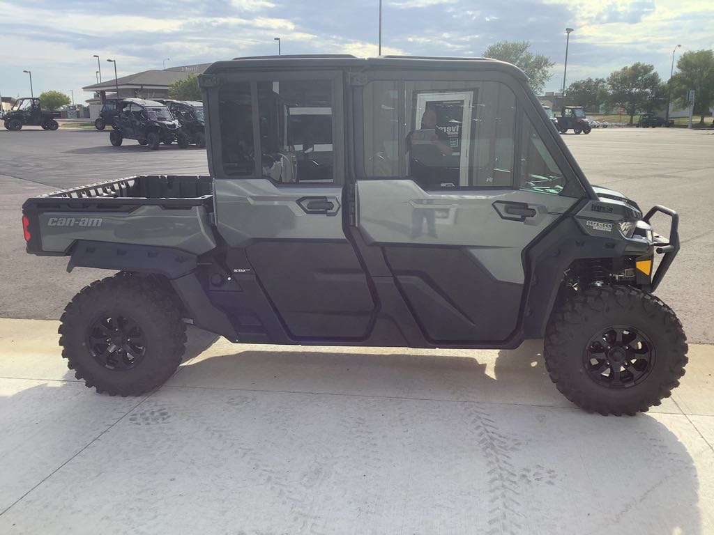 2024 Can-Am Defender MAX Limited HD10