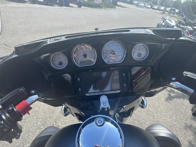2016 Harley-Davidson® STREET GLIDE SPECIAL - Photo 4