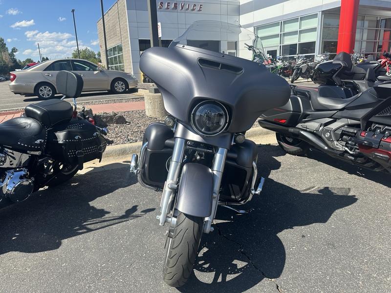 2016 Harley-Davidson® STREET GLIDE SPECIAL - Photo 10