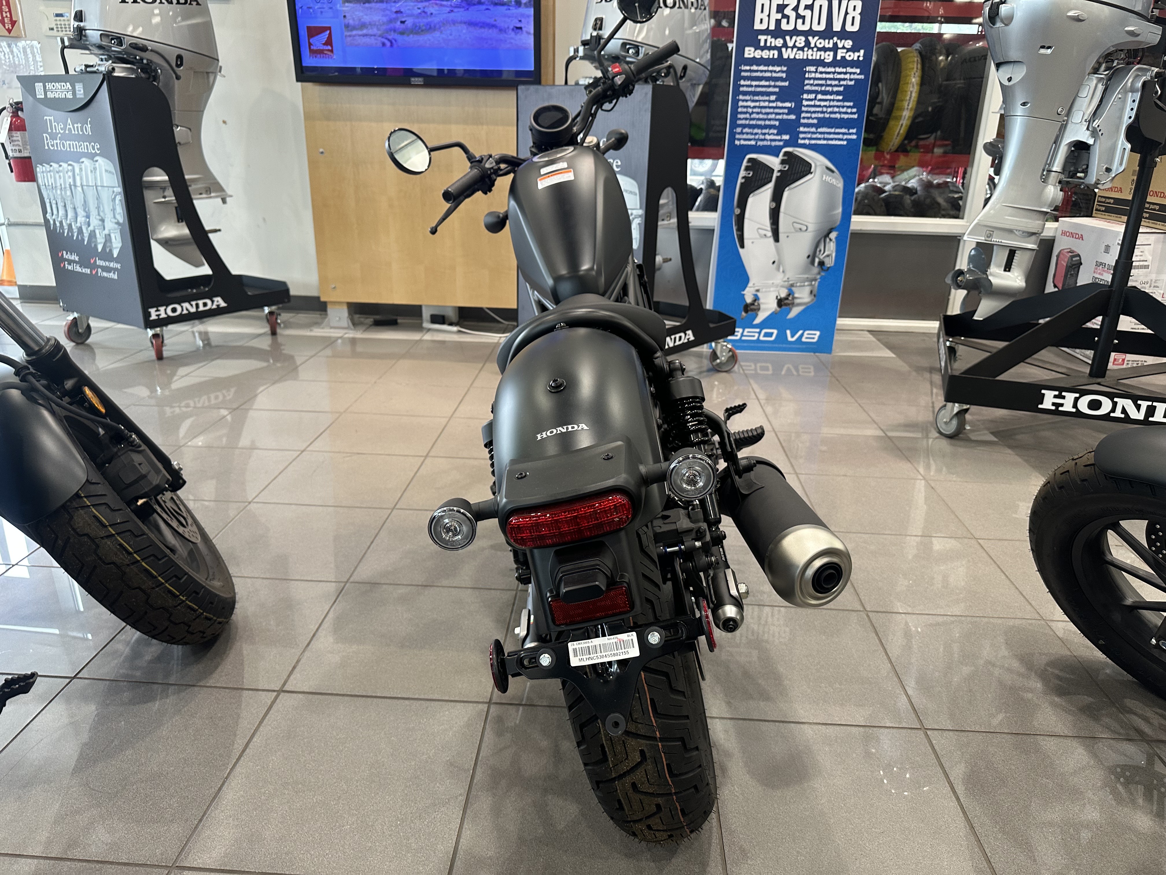 2025 Honda REBEL 300 - Photo 3