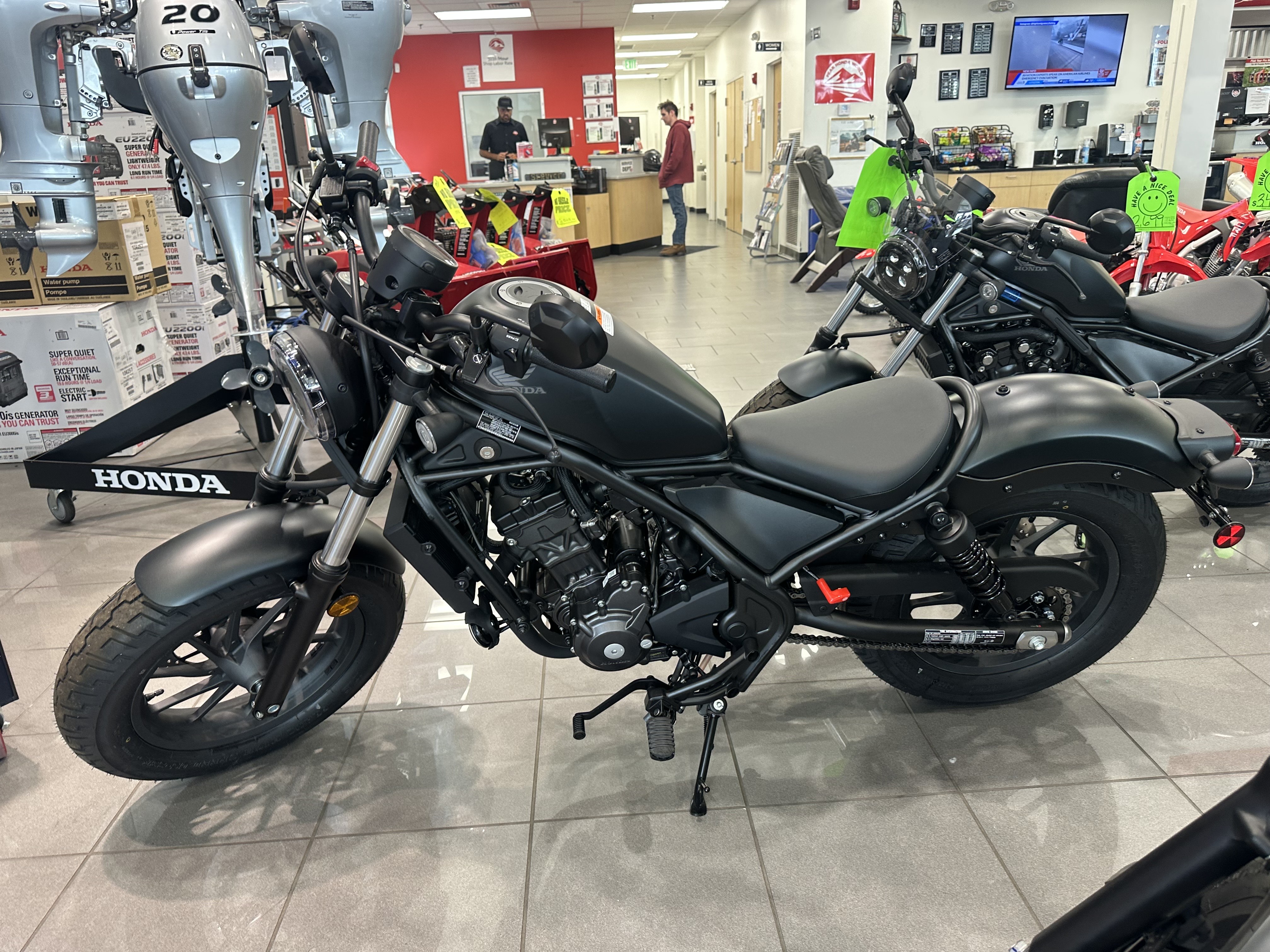 2025 Honda REBEL 300 - Photo 5