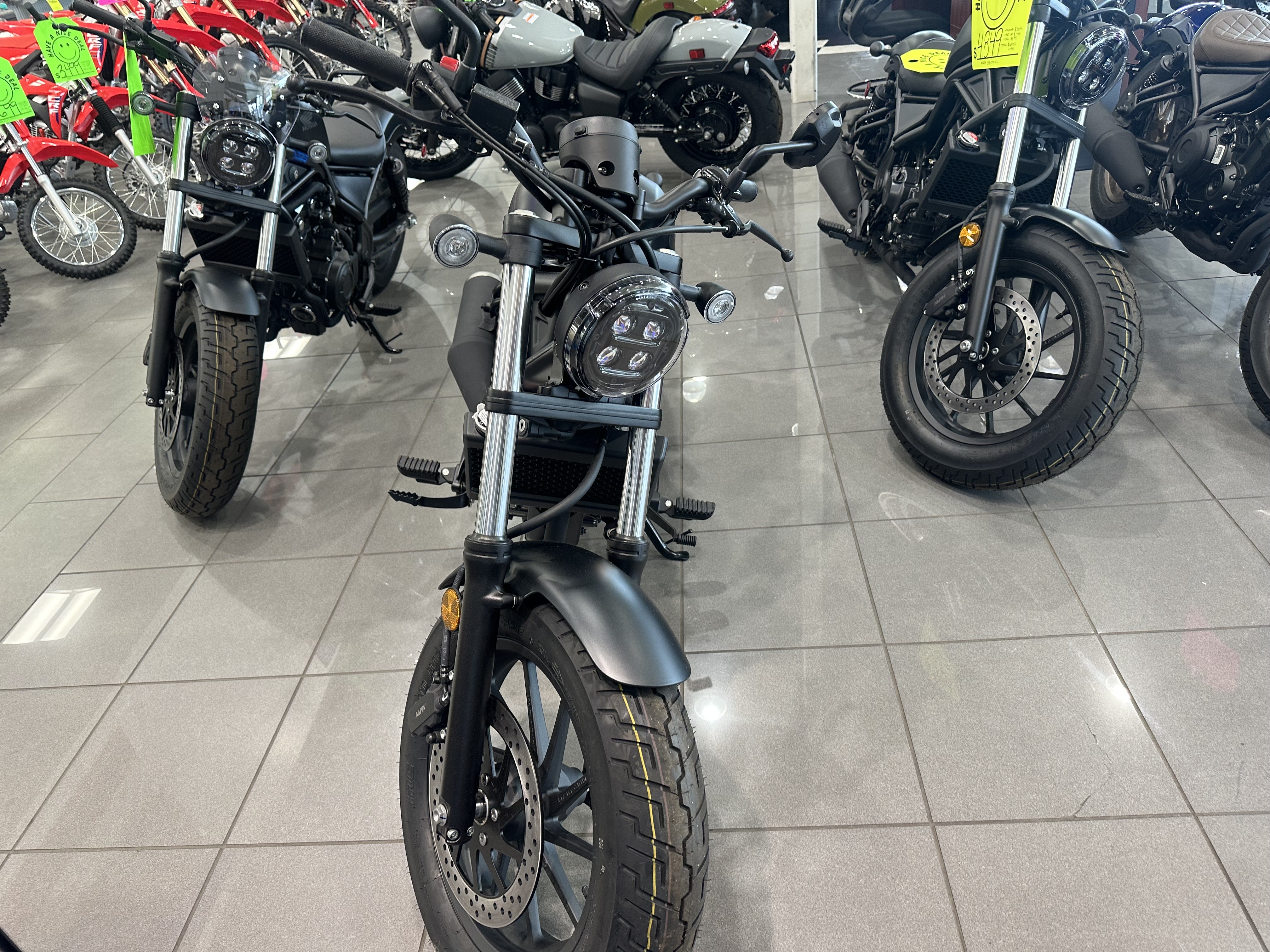 2025 Honda REBEL 300 - Photo 7