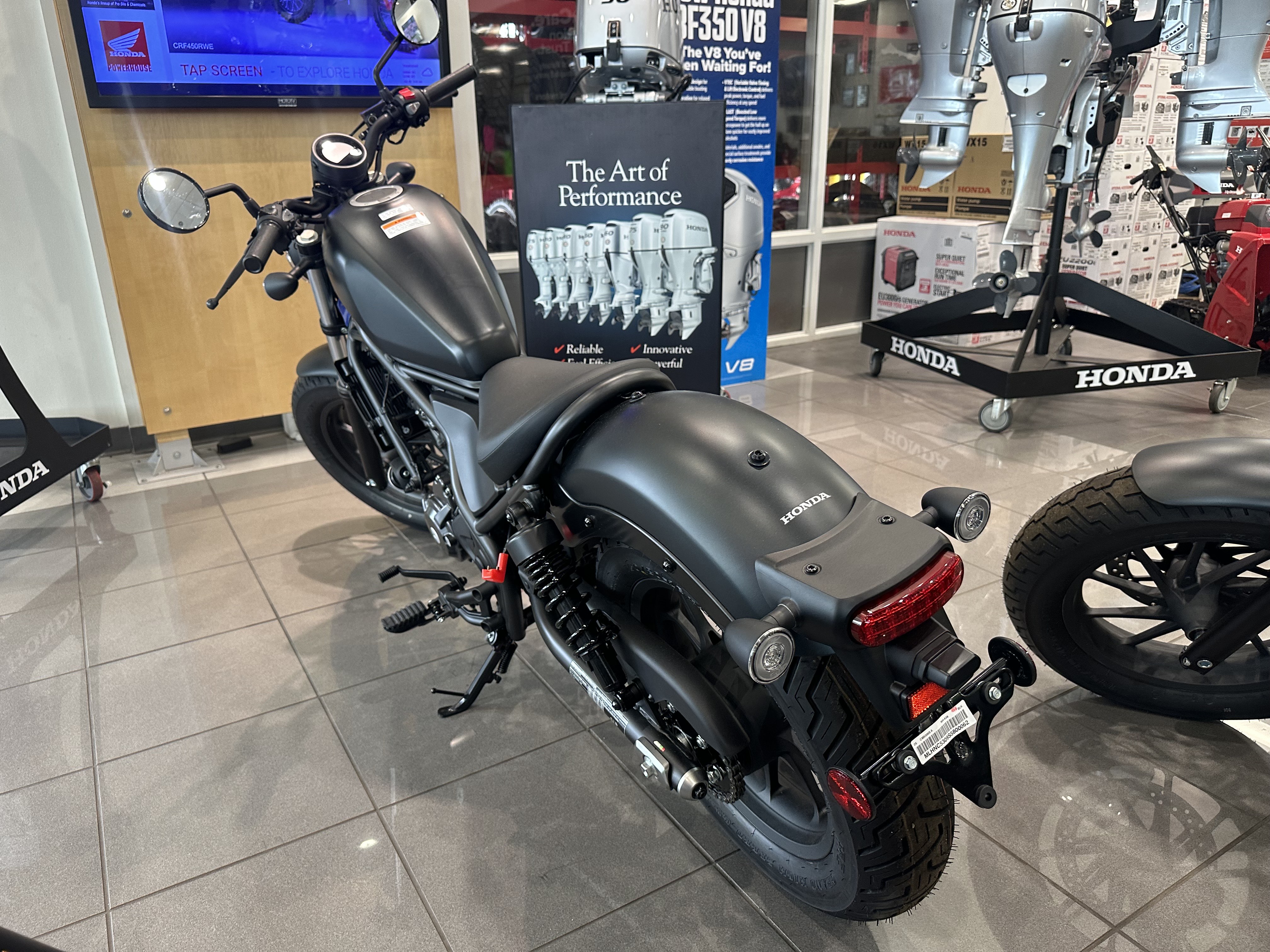2025 Honda REBEL 300 - Photo 4