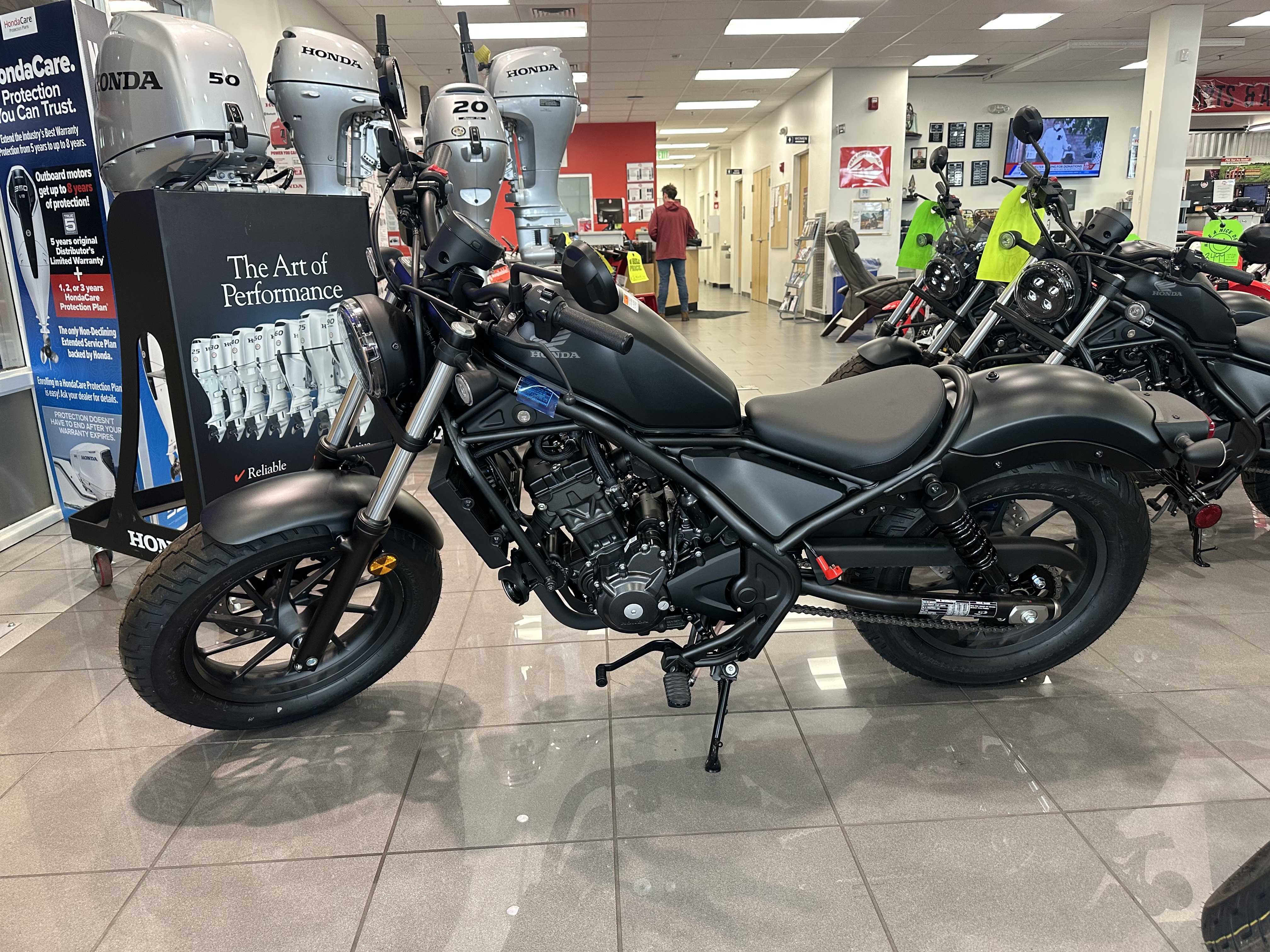 2025 Honda REBEL 300 - Photo 5