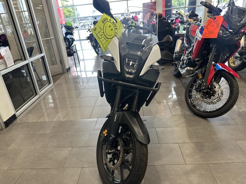 2025 Honda NX 500 - Photo 3