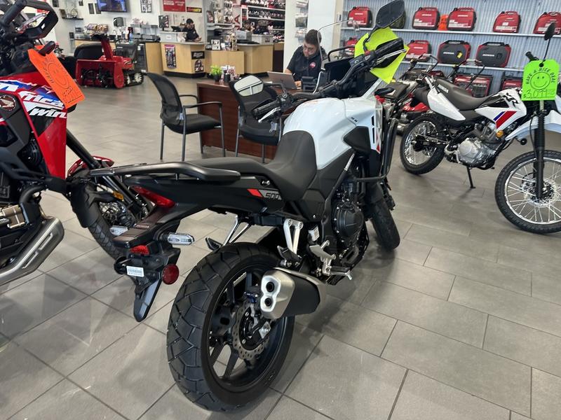 2025 Honda NX 500 - Photo 2
