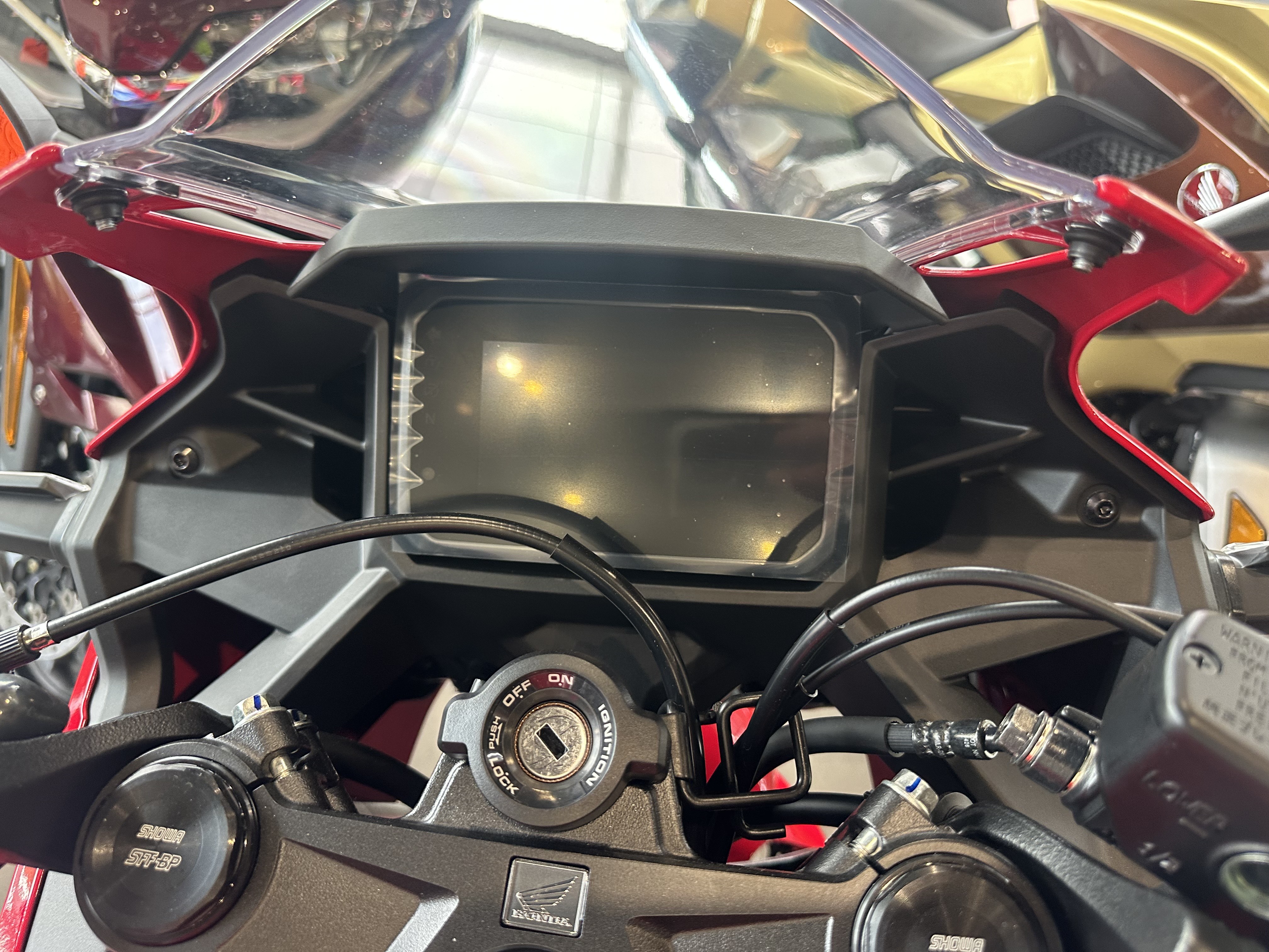 2025 Honda CBR500R ABS - Photo 9