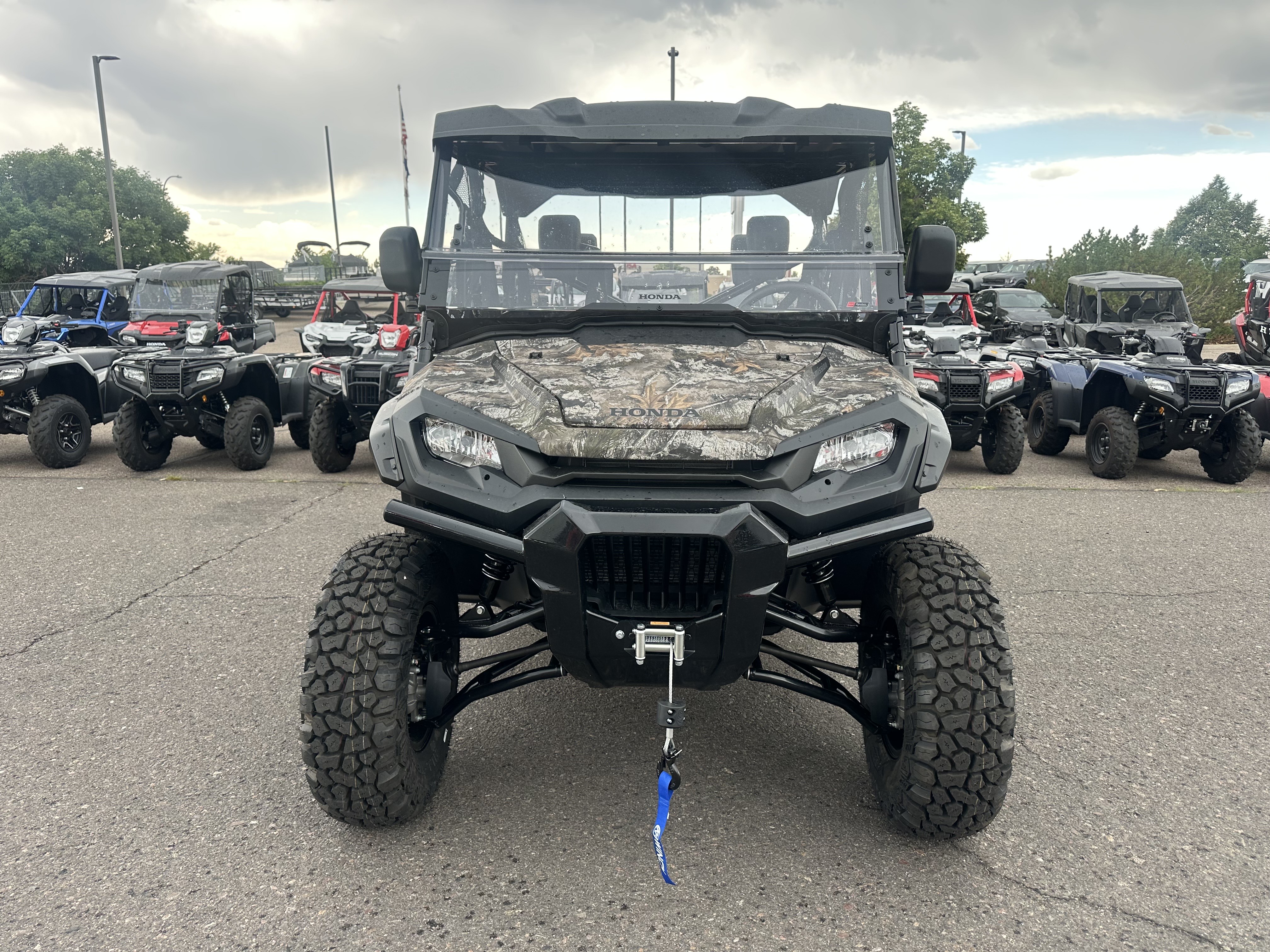 2025 Honda PIONEER 1000-6 DLX CRE Deluxe - Photo 3