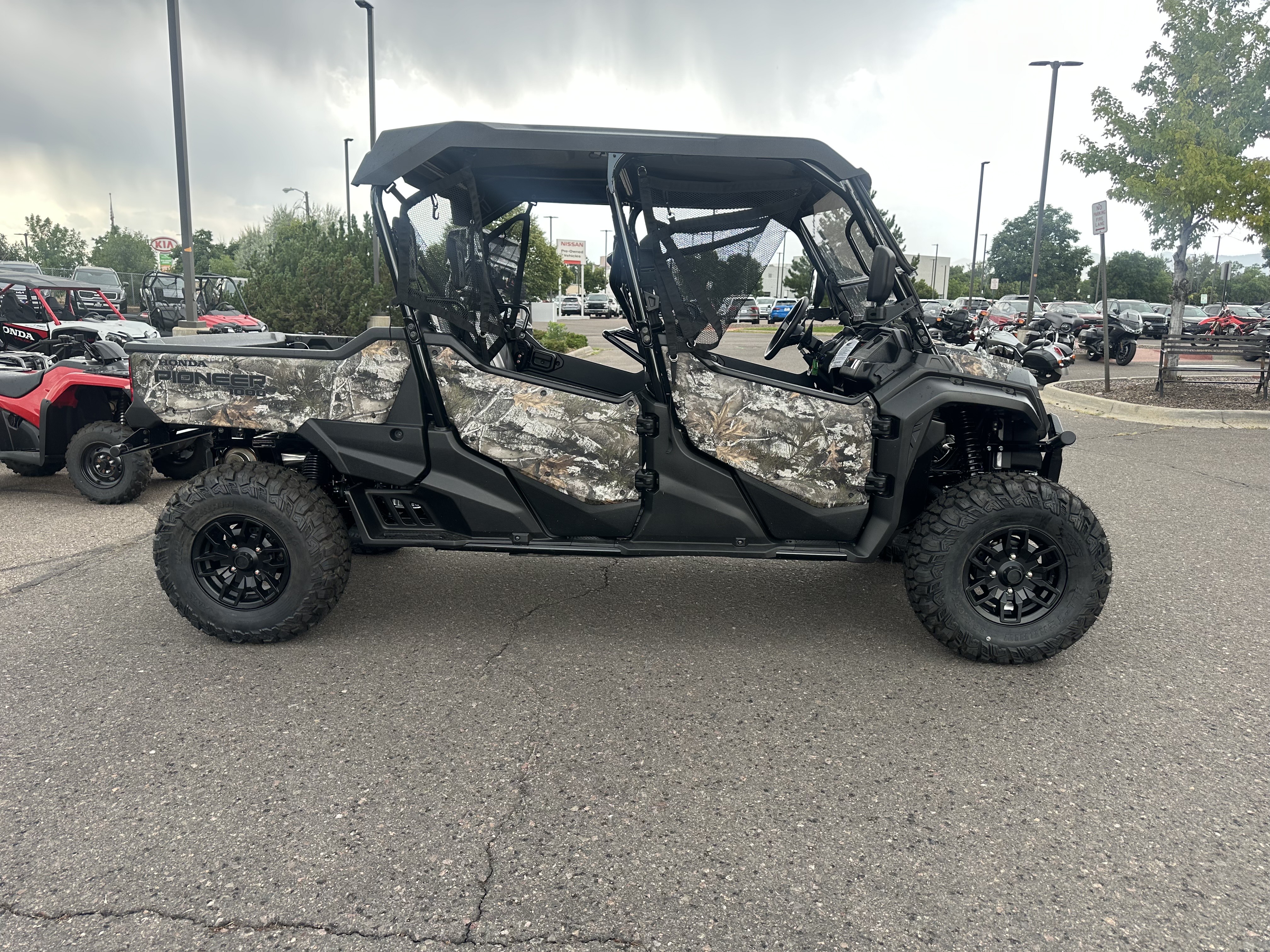 2025 Honda PIONEER 1000-6 DLX CRE Deluxe - Photo 5