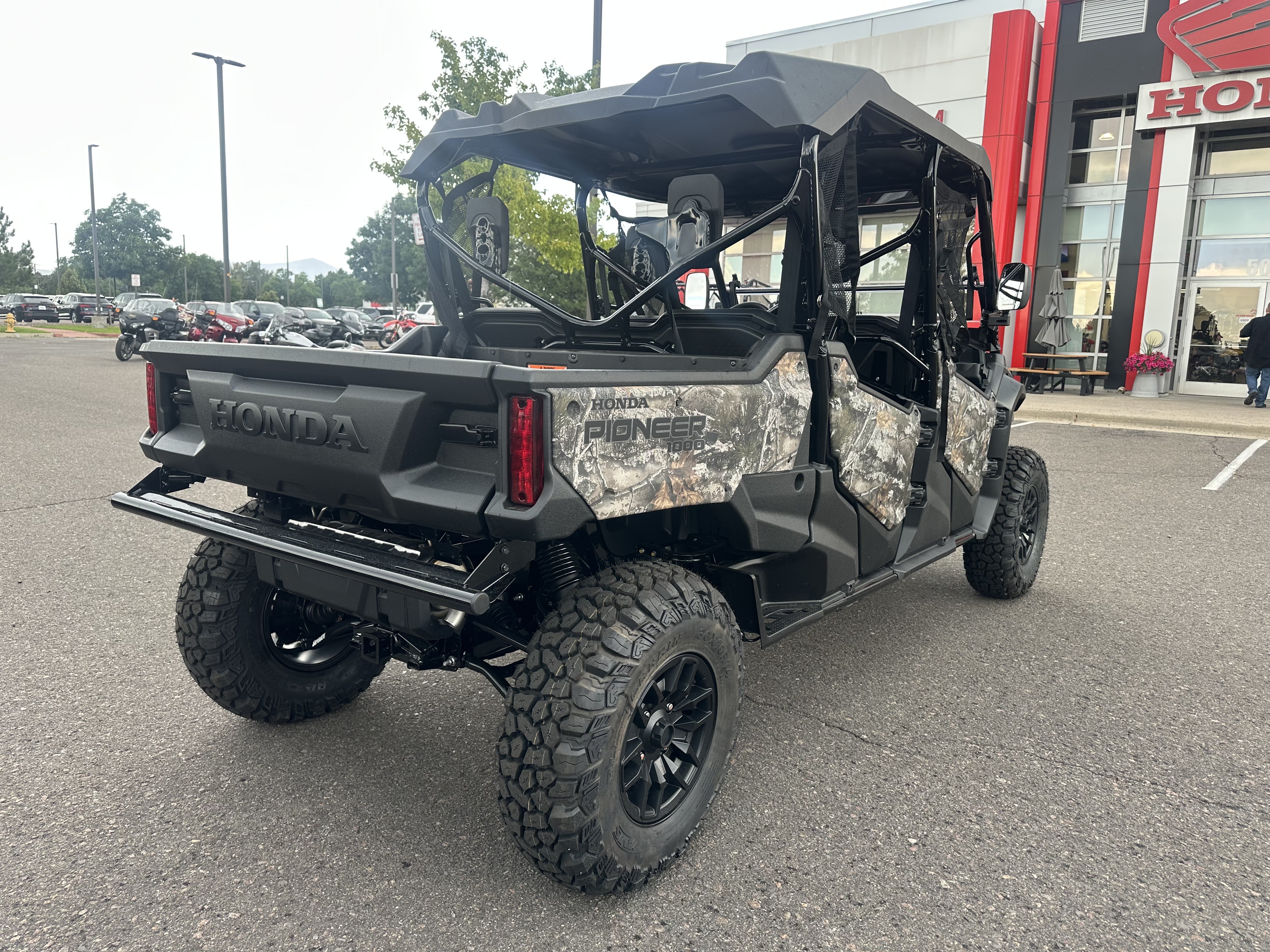 2025 Honda PIONEER 1000-6 DLX CRE Deluxe - Photo 6