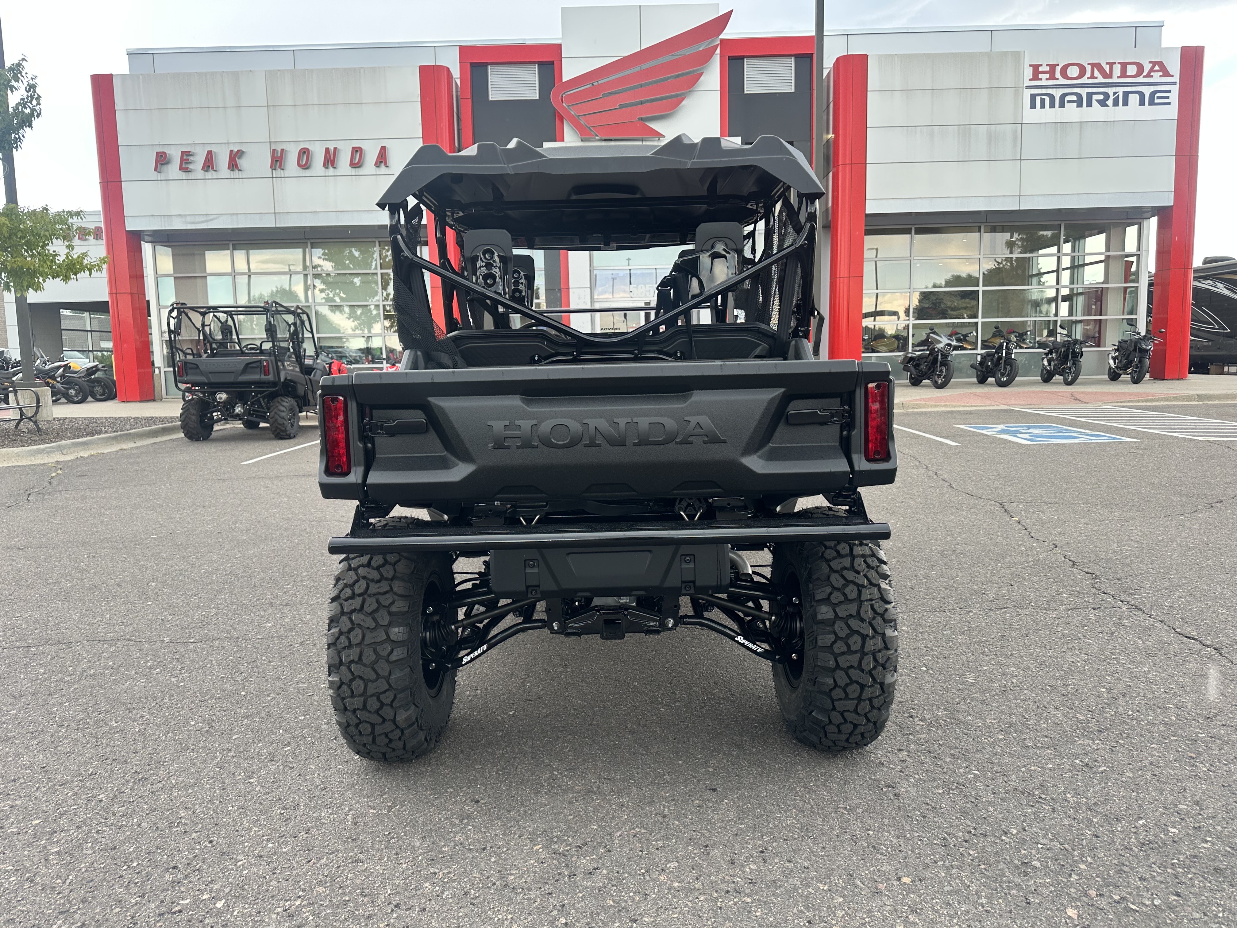 2025 Honda PIONEER 1000-6 DLX CRE Deluxe - Photo 7