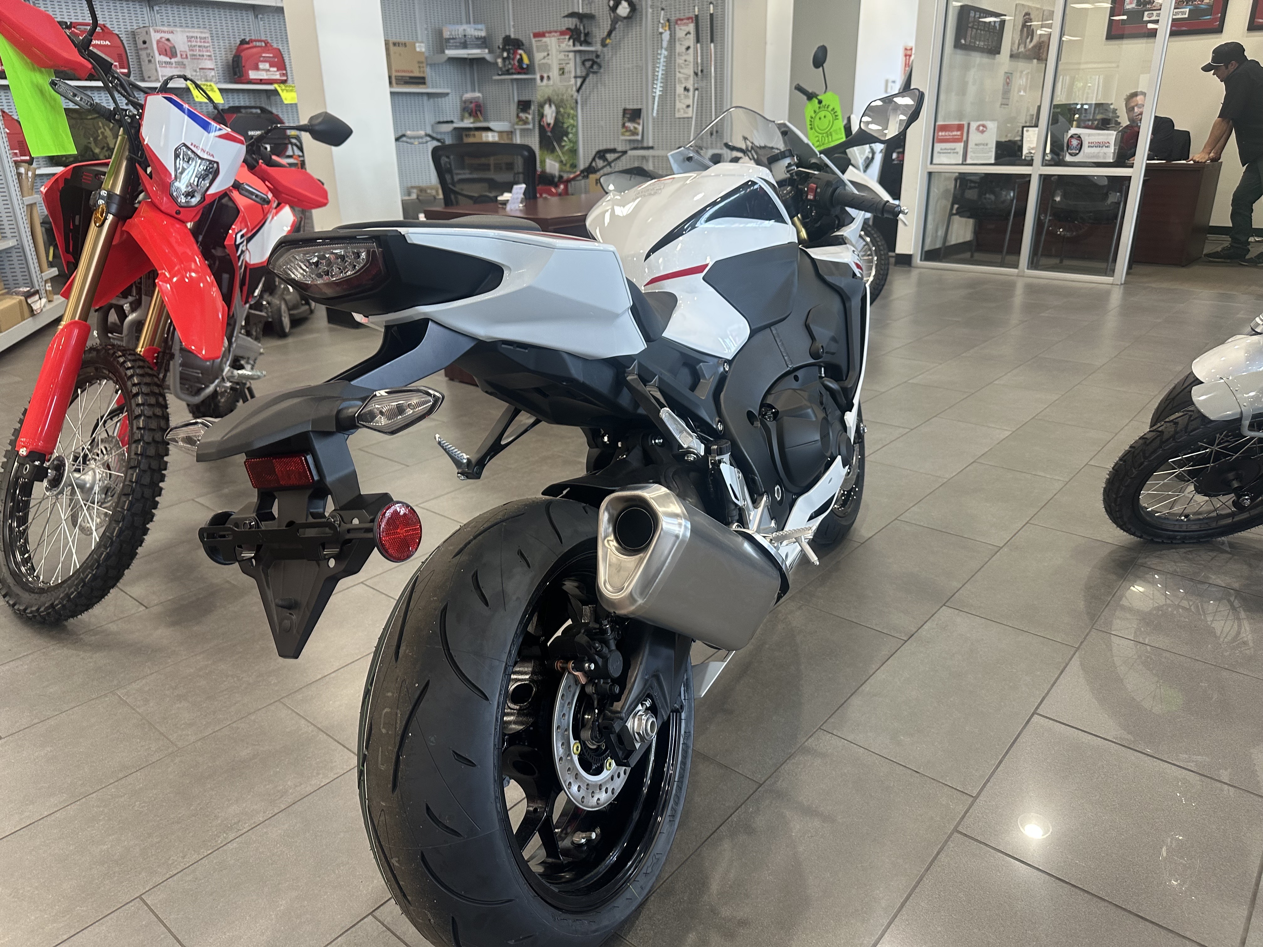 2026 Honda CBR1000RR Base - Photo 2
