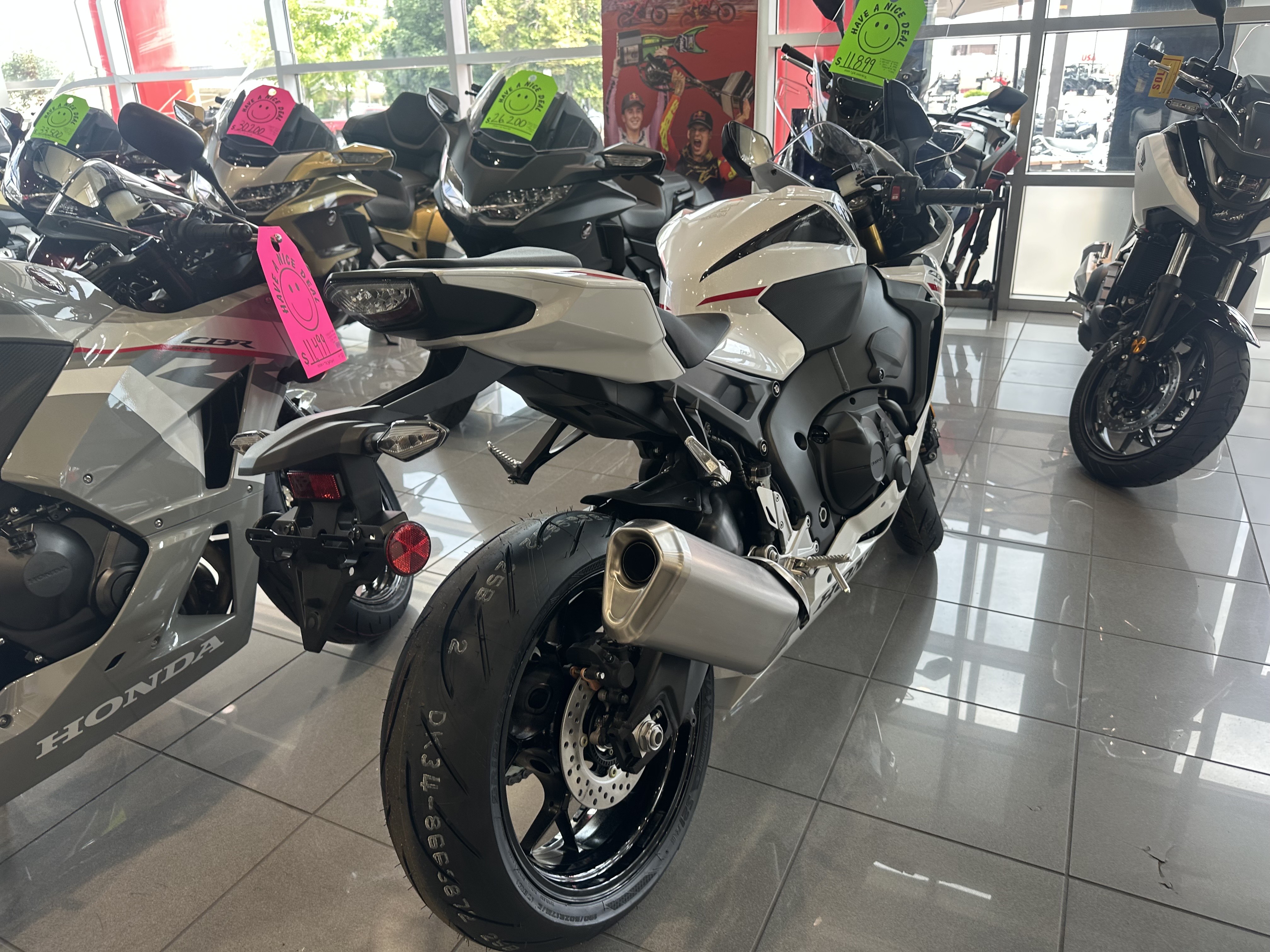 2026 Honda CBR1000RR ABS - Photo 2