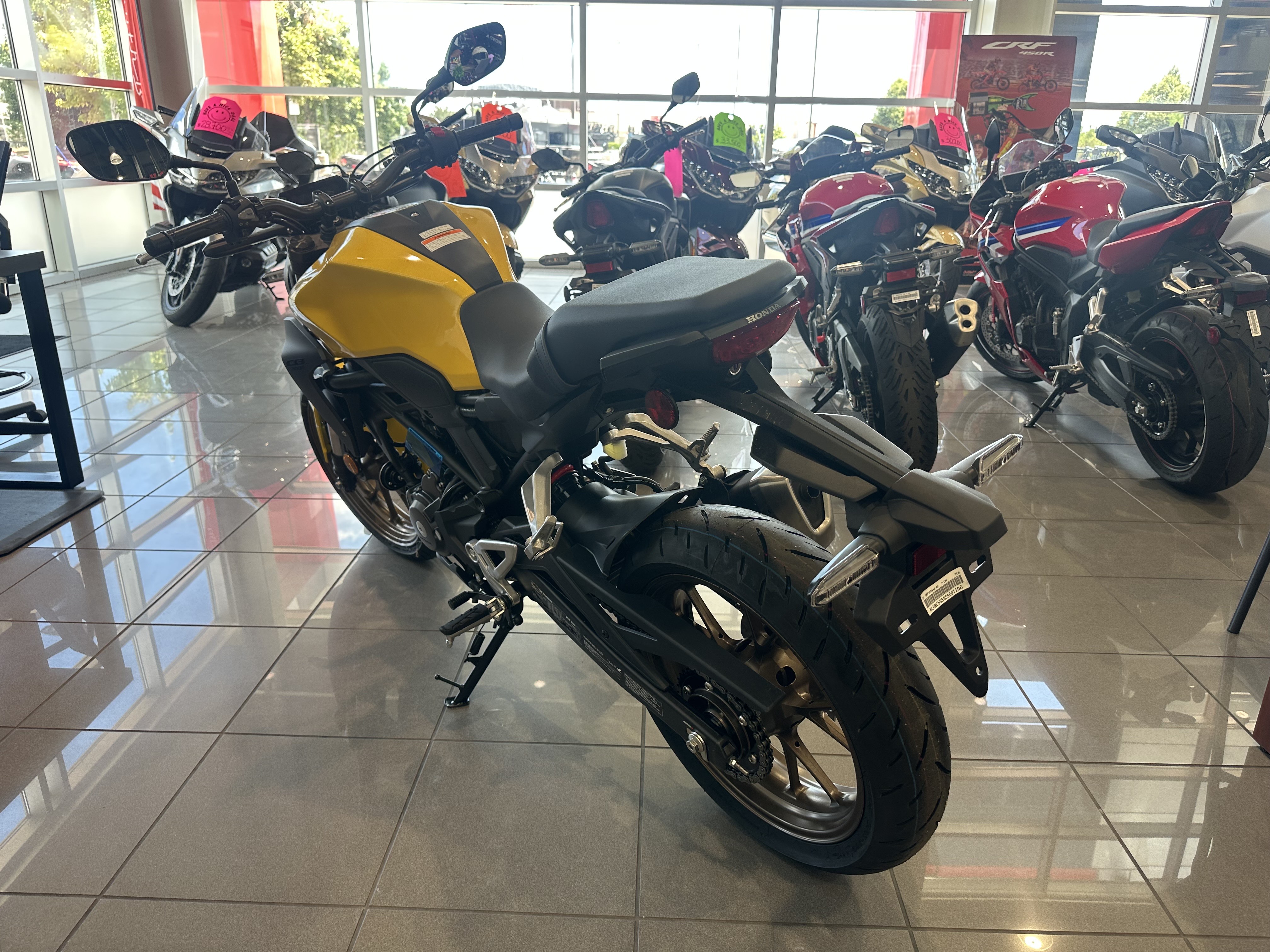 2025 Honda CB300R ABS - Photo 2