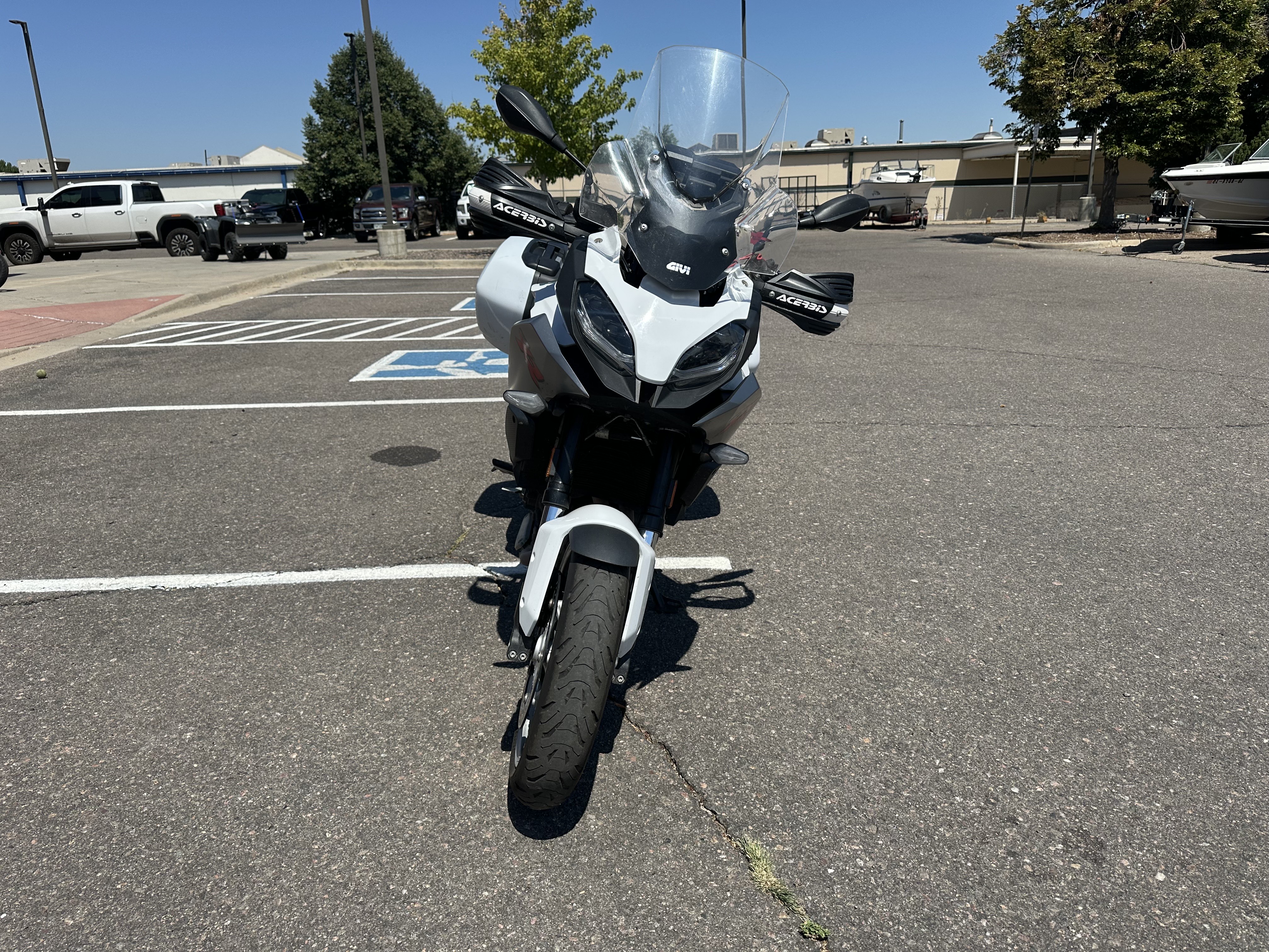 2023 BMW F 900 XR - Photo 3