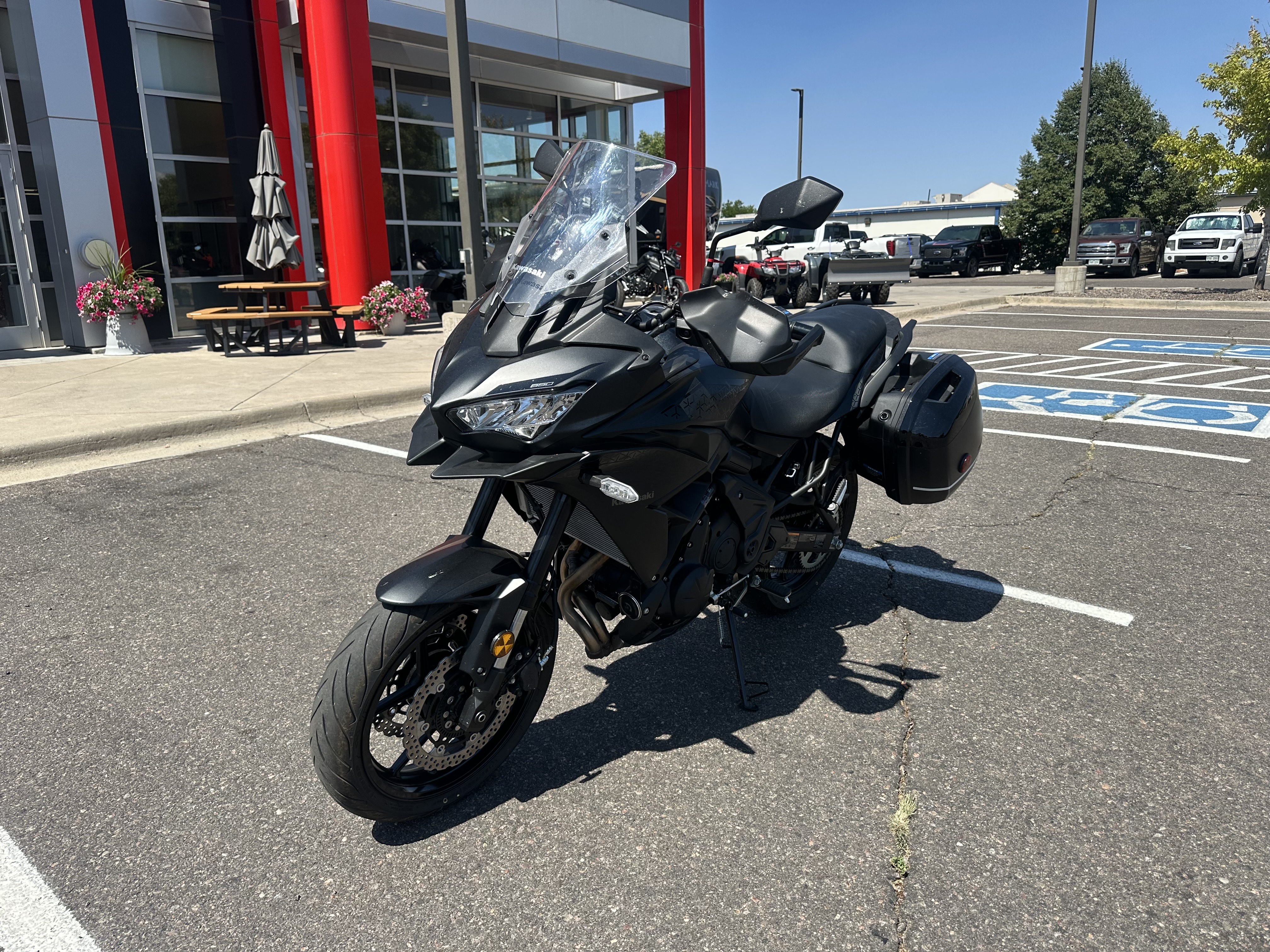 2023 Kawasaki Versys 650 LT - Photo 2