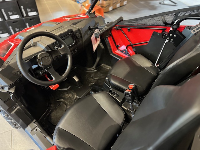 2025 Polaris RZR 200 EFI Indy Red - Photo 6