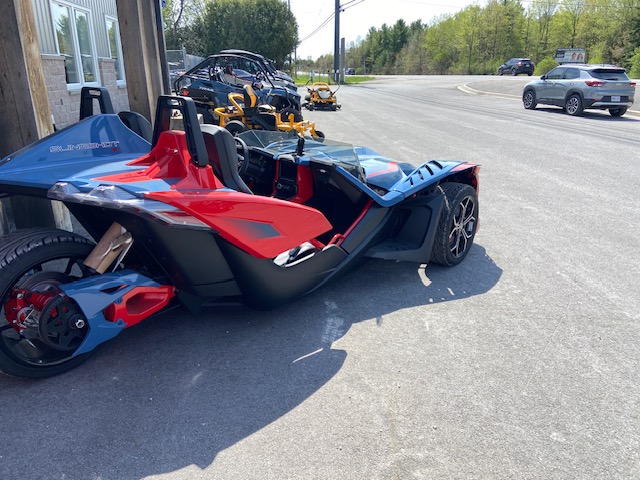 2025 Slingshot SLINGSHOT R  auto Drive  Royal Red - Photo 6