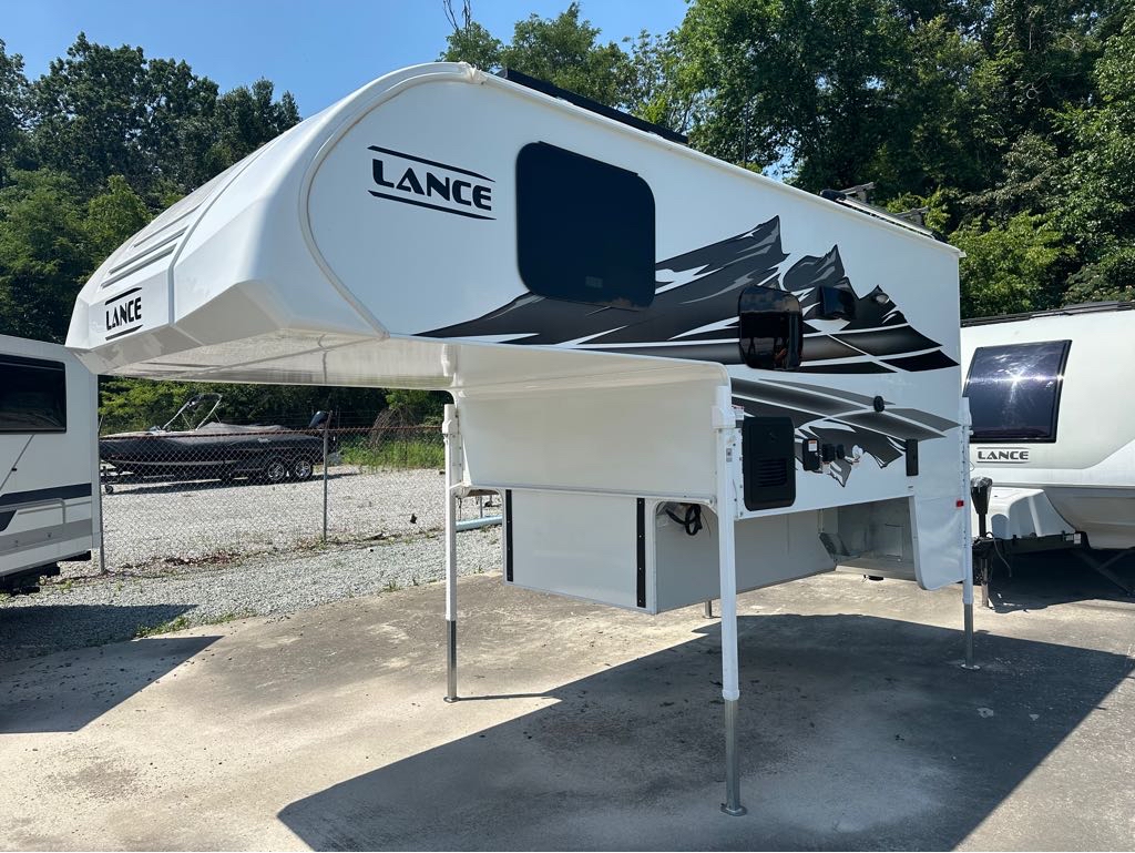 2026 Lance Truck Camper 865