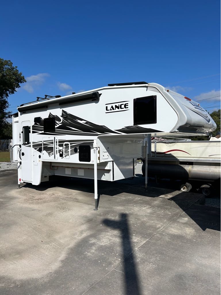 2026 Lance Truck Camper 1172