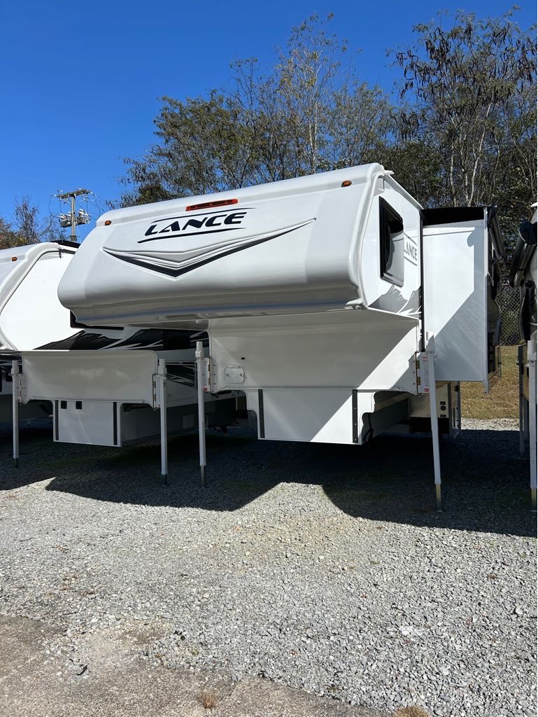 2026 Lance Truck Camper 975