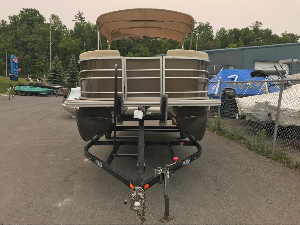 Used Pontoons Orléans Boat World & Sports Ottawa, ON (613) 8307576