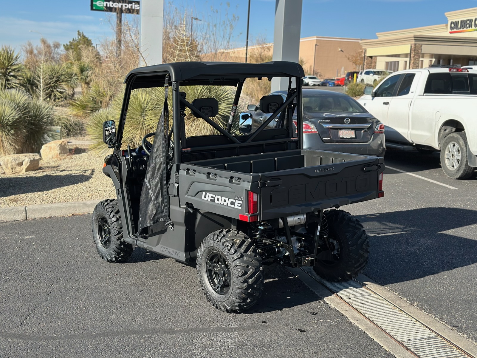 2025 CFMOTO UFORCE 600 NEBULA BLACK - Photo 3