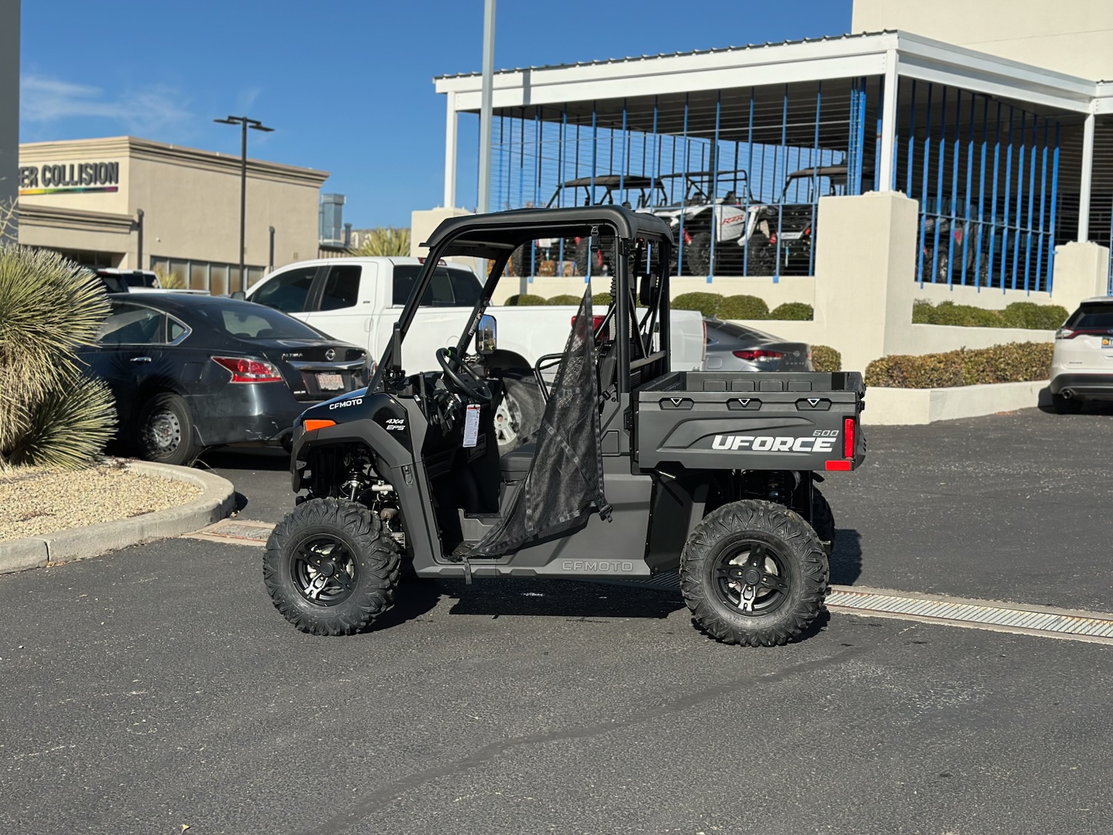 2025 CFMOTO UFORCE 600 NEBULA BLACK - Photo 2