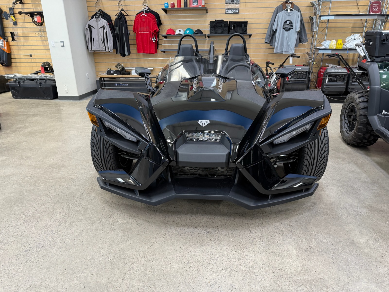 2024 Slingshot 2024 SLINGSHOTS W/ TECH PACK 1 - AUTOMATIC - BLACK