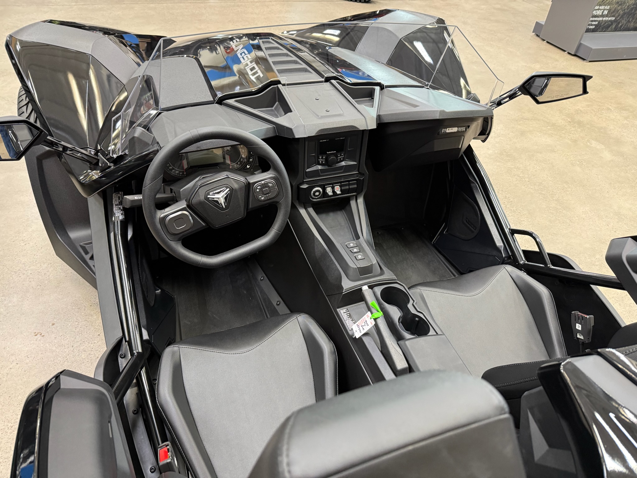 2024 Slingshot 2024 SLINGSHOTS W/ TECH PACK 1 - AUTOMATIC - BLACK - Photo 4