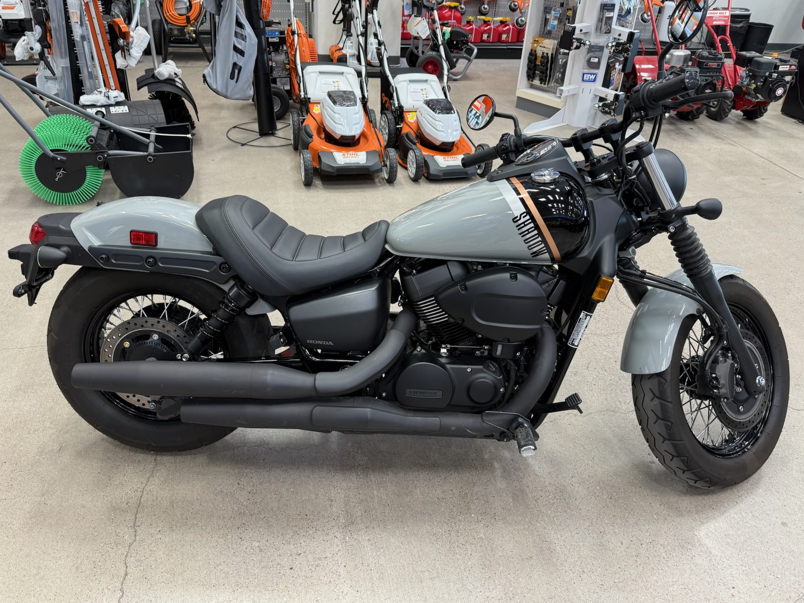 2024 Honda USED 2024 HONDA SHADOW - Photo 2