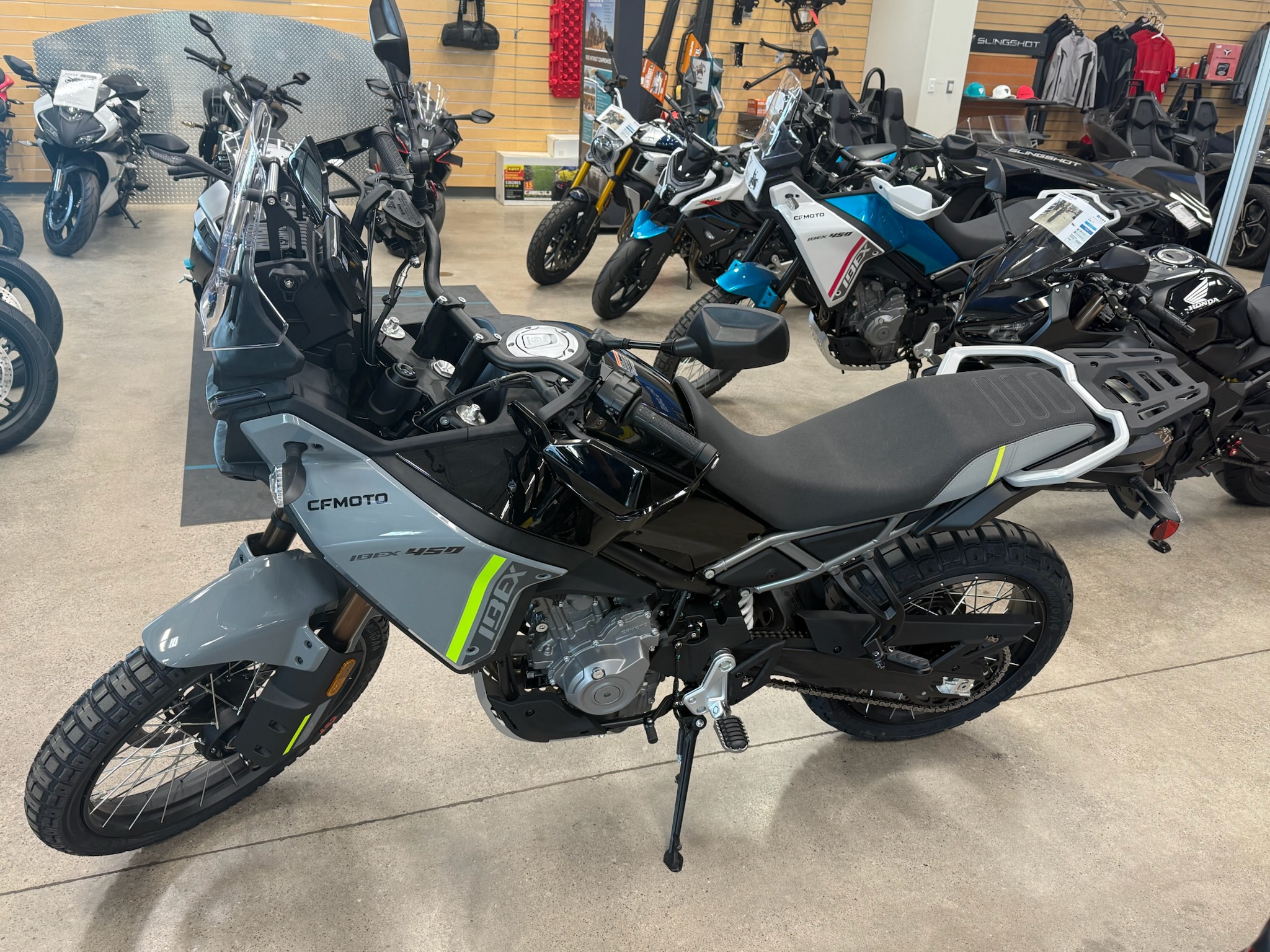 2025 CFMOTO CFMOTO IBEX 450 TUNDRA GREY - Photo 2