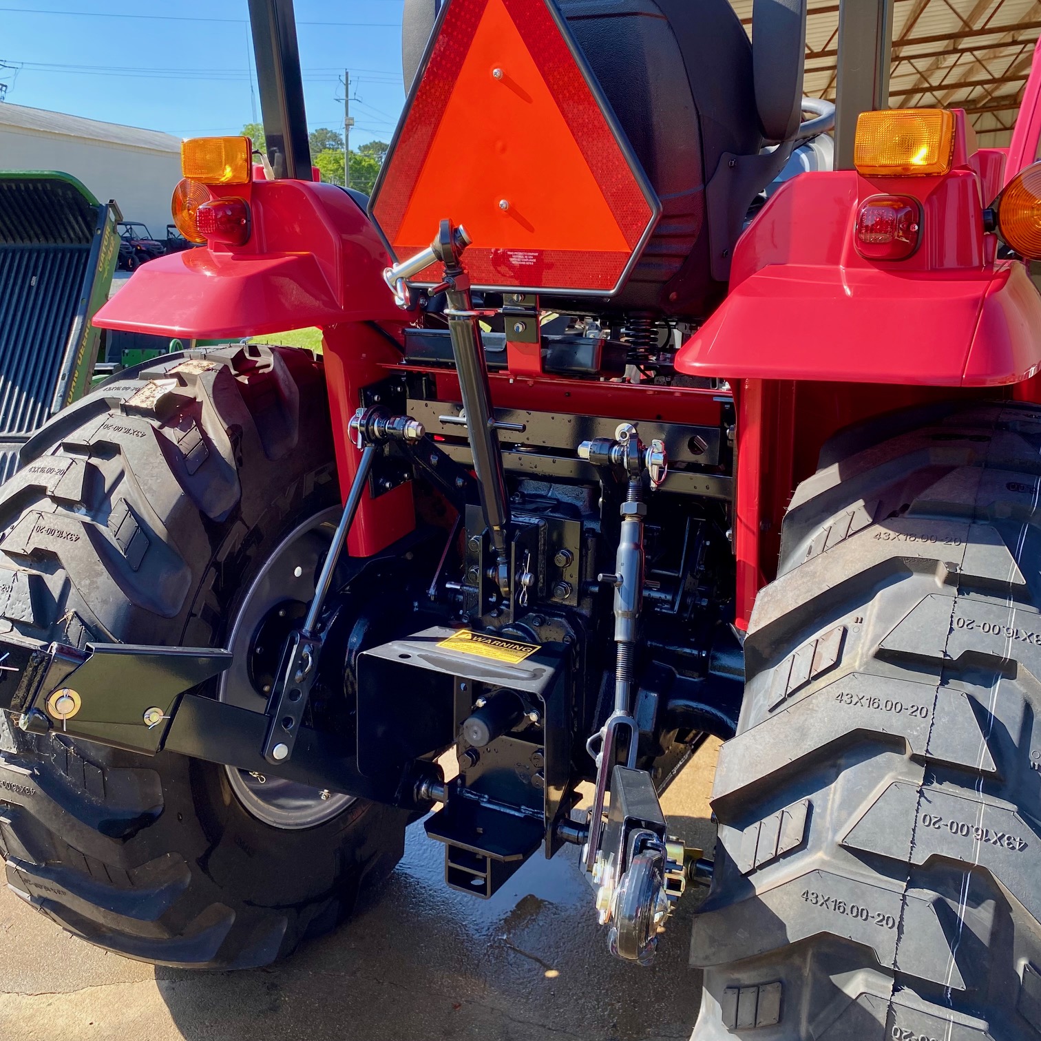 2025 Mahindra 1640 SHUTTLE - 0% for 72 - Photo 4