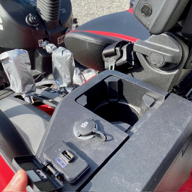 2025 Mahindra 2126 HST + Loader 0% for 84 - Photo 6